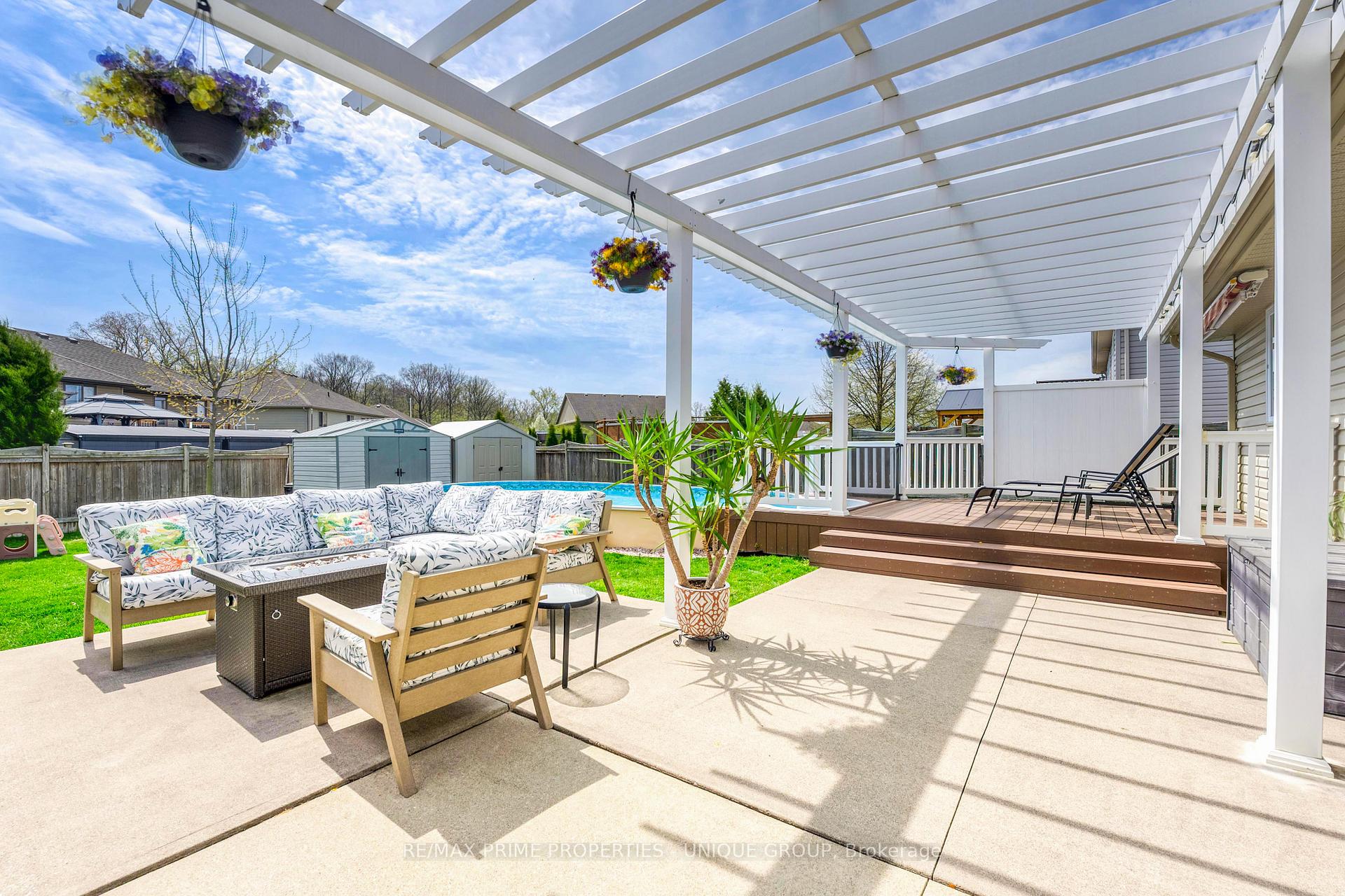 Photo 37 of 675 Bentinck Drive, St. Clair — HOMEH