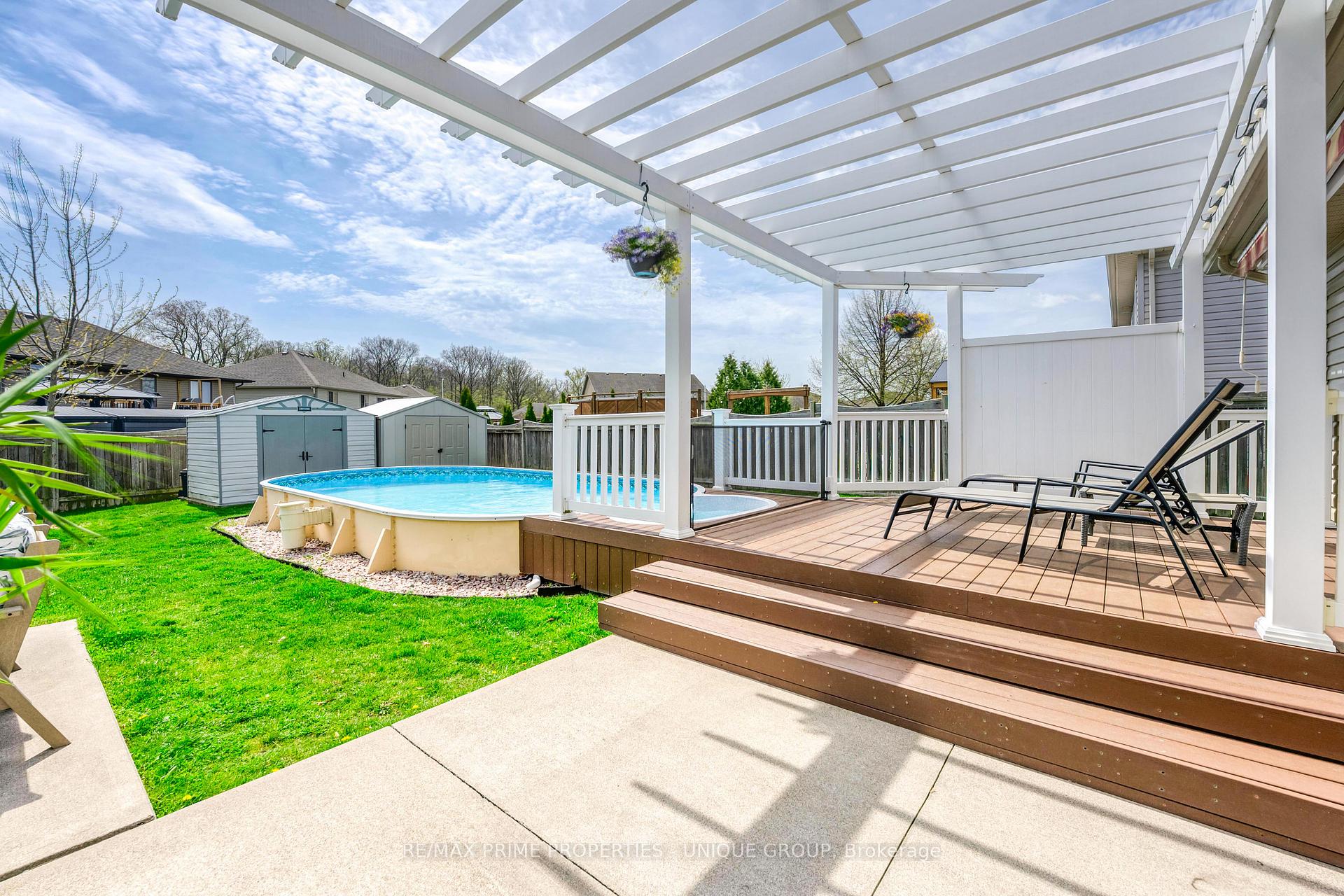 Photo 38 of 675 Bentinck Drive, St. Clair — HOMEH