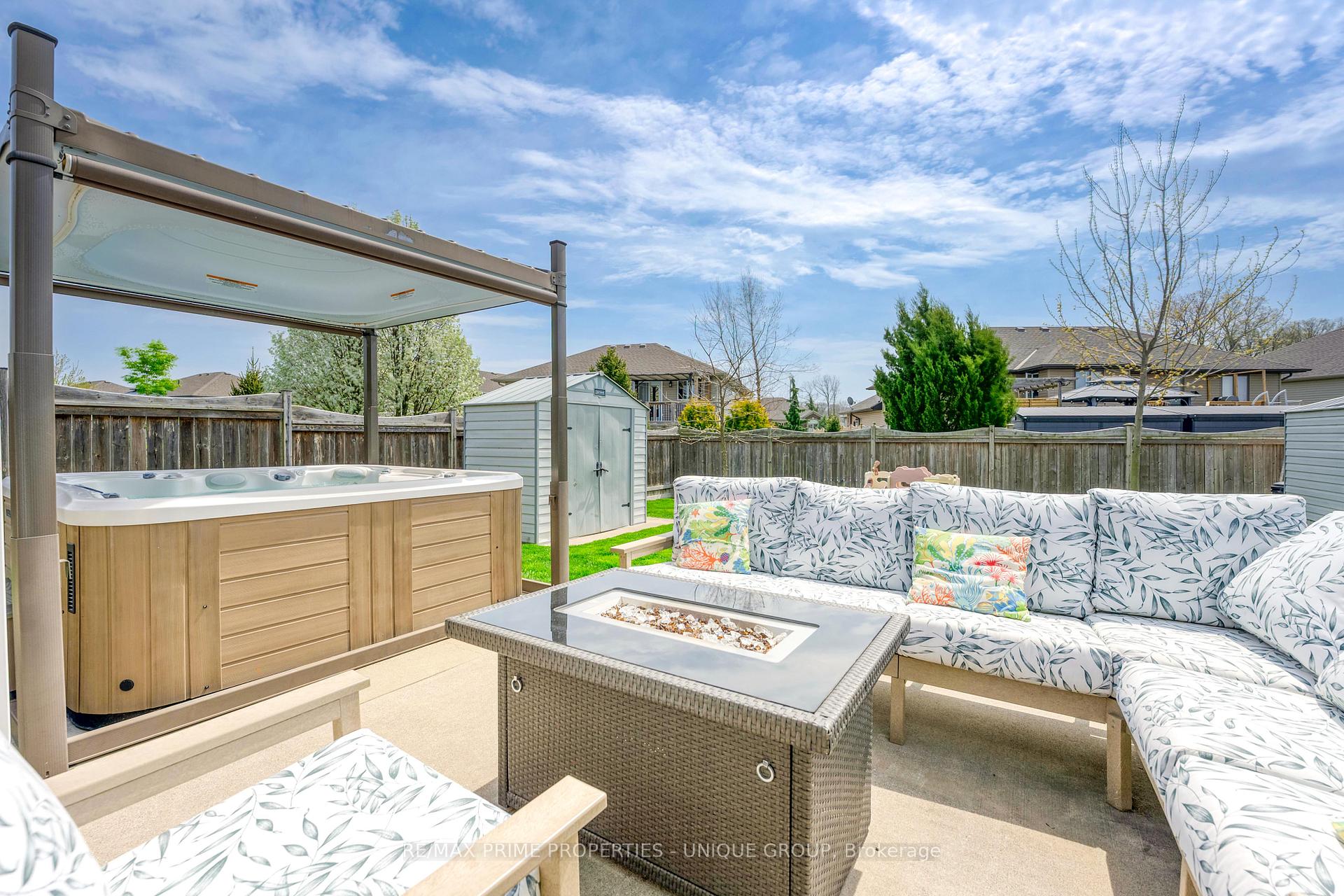 Photo 43 of 675 Bentinck Drive, St. Clair — HOMEH