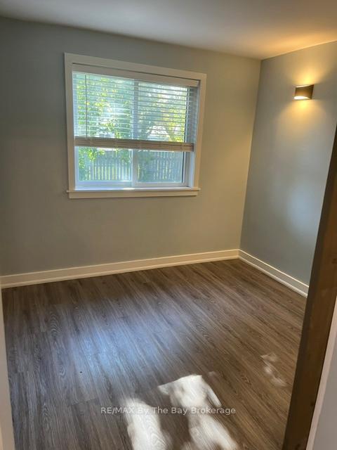 Photo 11 of 90 Grass Avenue, St. Catharines, Downtown — HOMEH