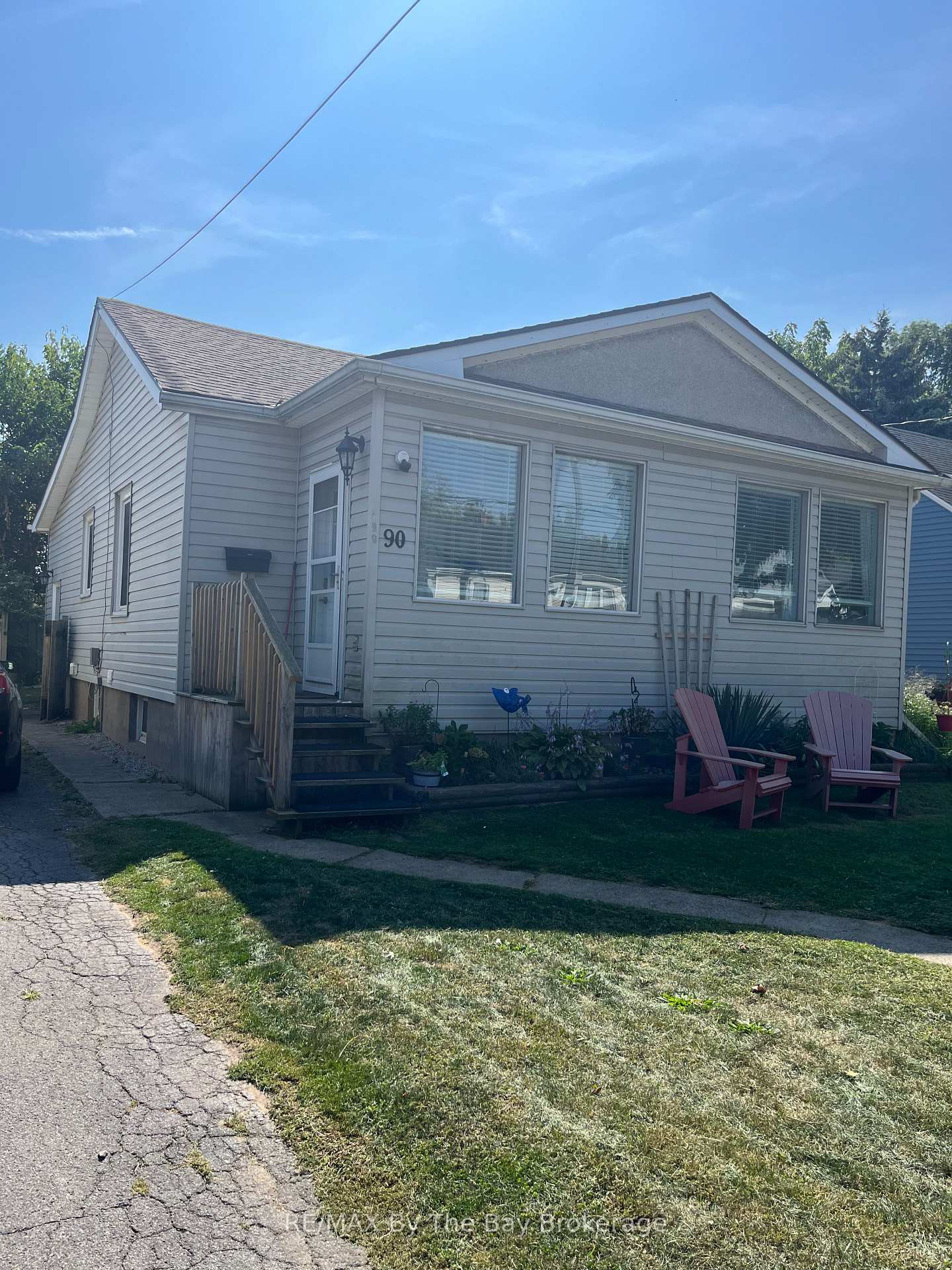 Photo 19 of 90 Grass Avenue, St. Catharines, Downtown — HOMEH