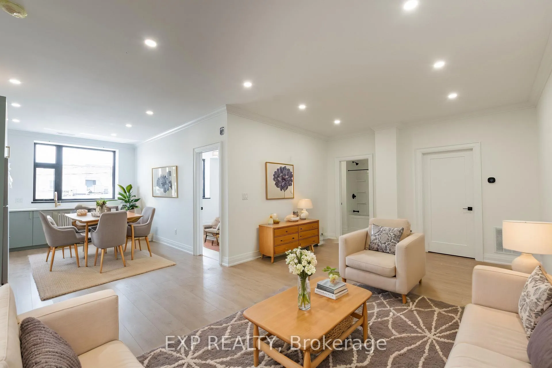 Photo 3 of Unit 9, 16 Hincks Street, St. Thomas — HOMEH