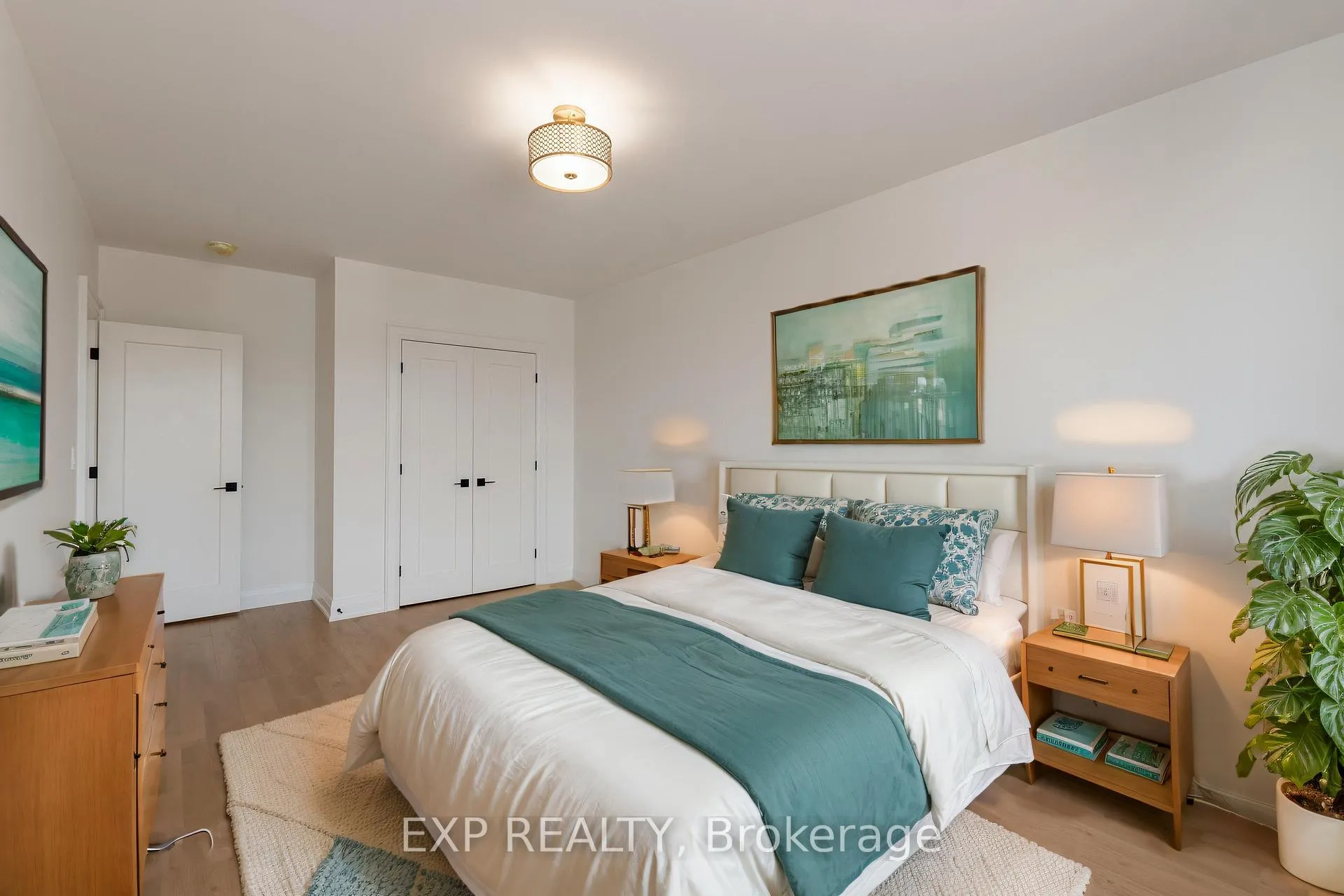Photo 4 of Unit 9, 16 Hincks Street, St. Thomas — HOMEH