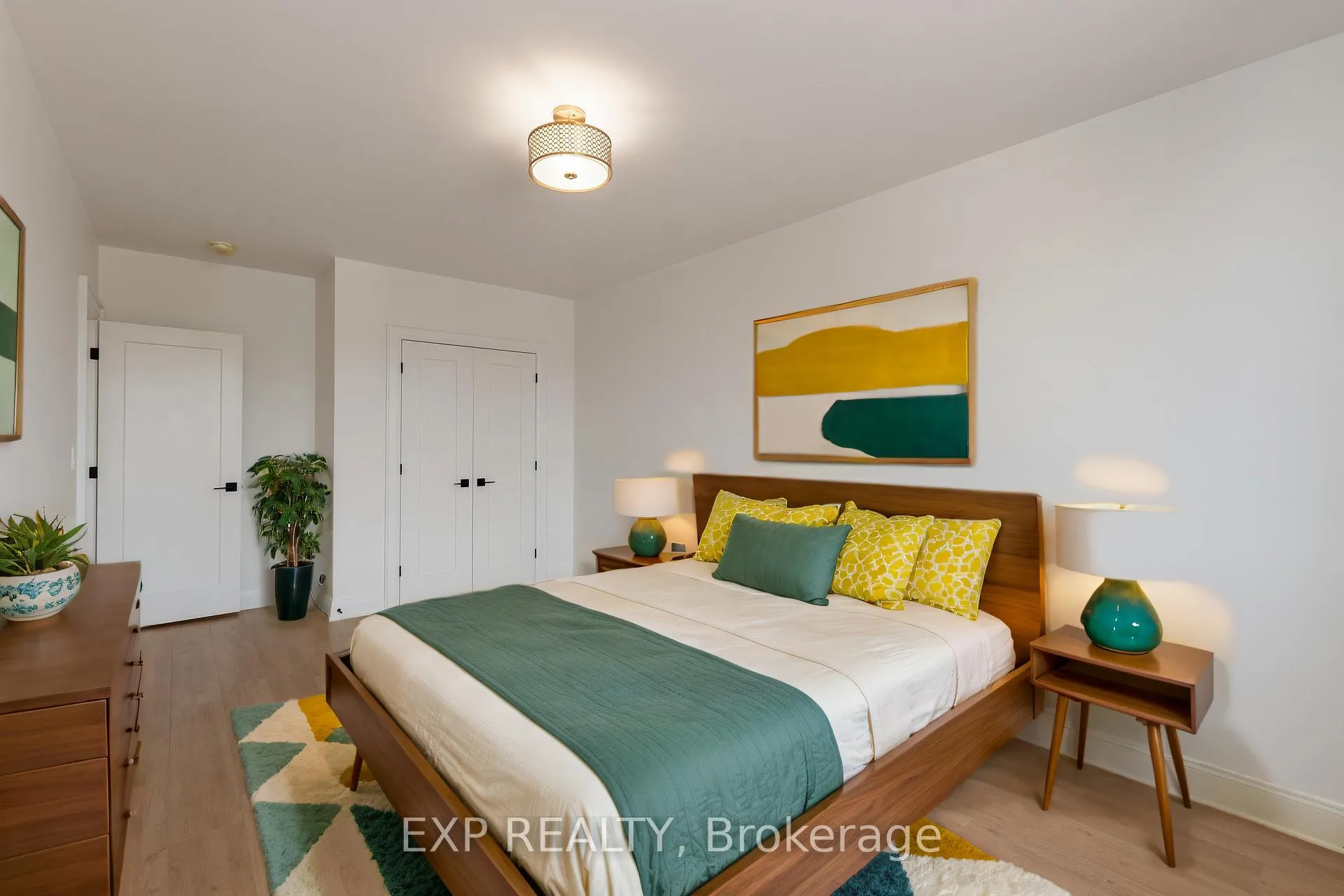 Photo 5 of Unit 9, 16 Hincks Street, St. Thomas — HOMEH