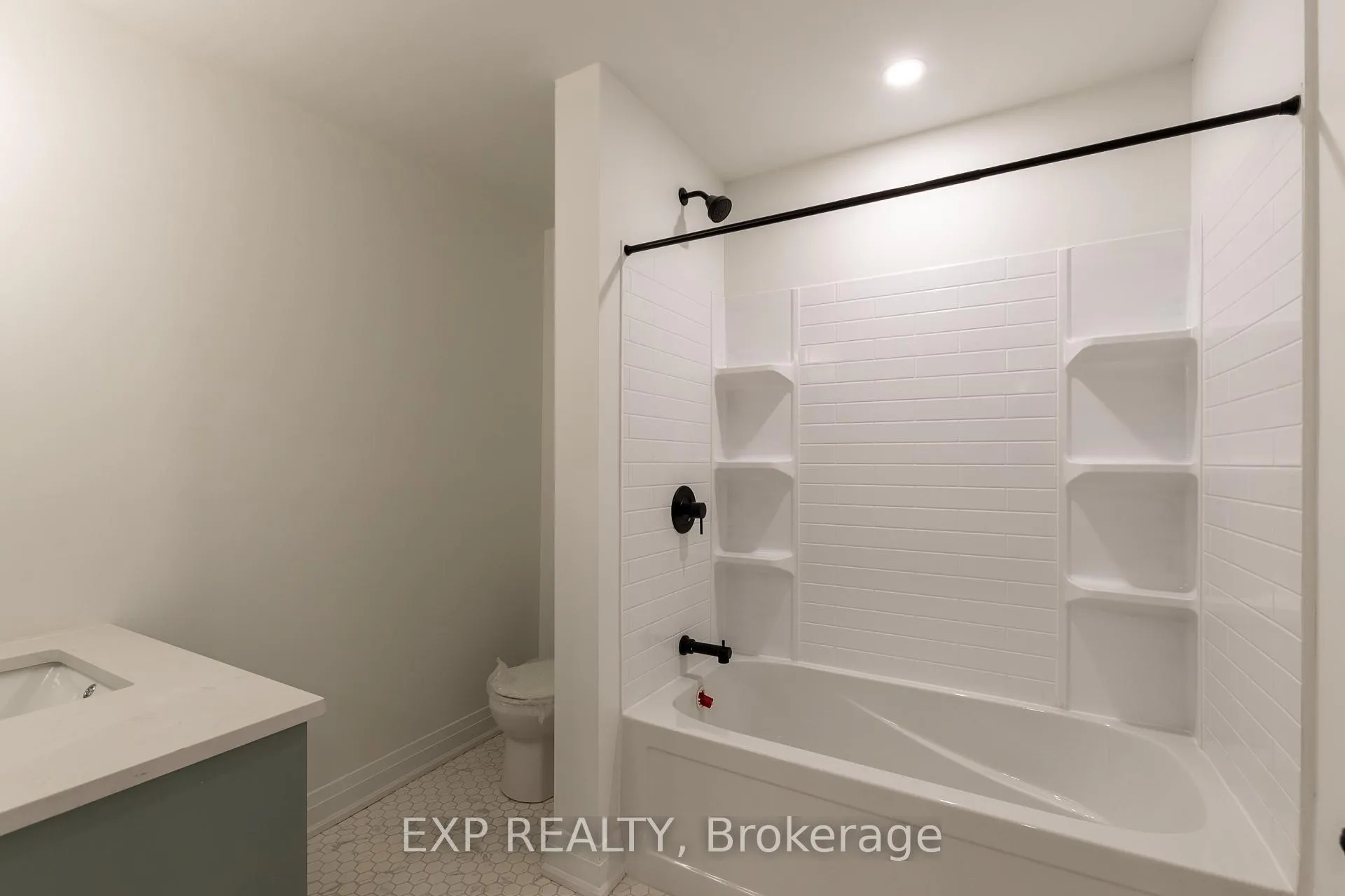 Photo 6 of Unit 9, 16 Hincks Street, St. Thomas — HOMEH