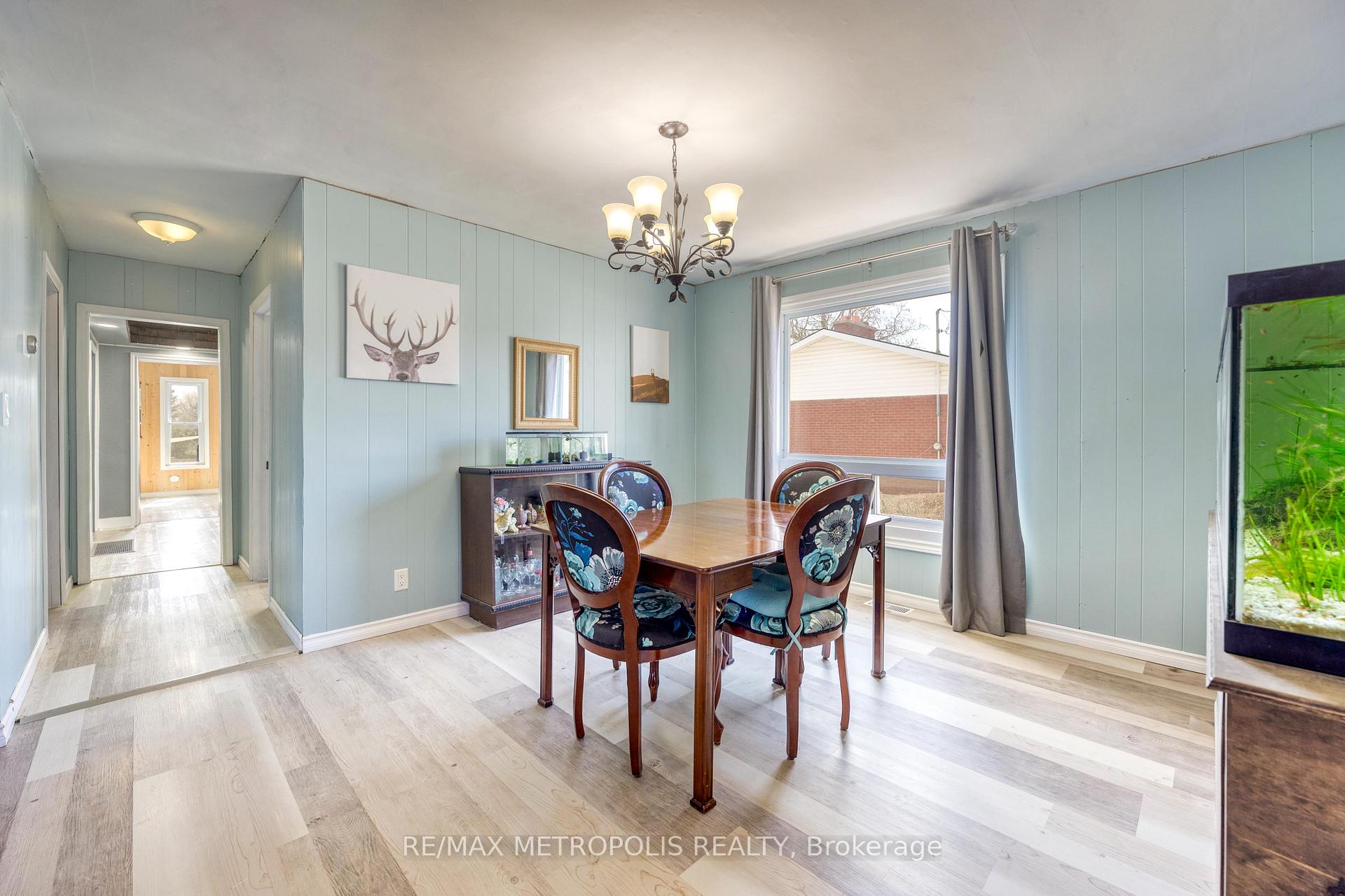 Photo 5 of 2431 Boswell Street, St. Clair — HOMEH