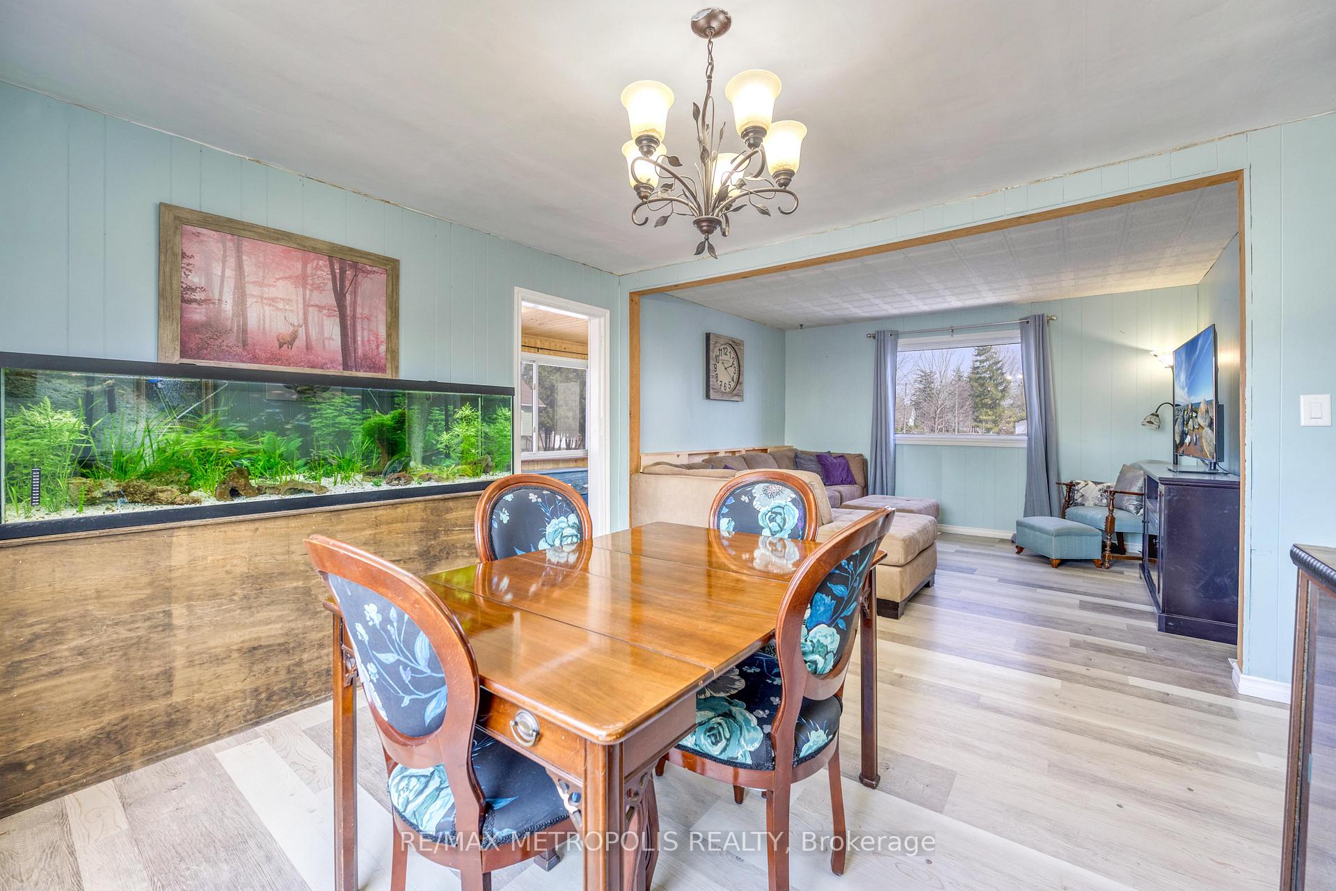 Photo 7 of 2431 Boswell Street, St. Clair — HOMEH