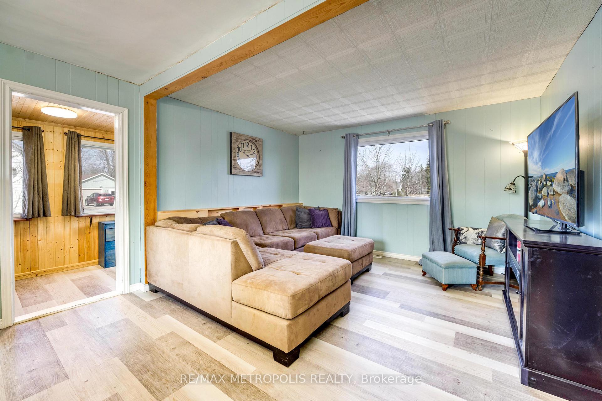 Photo 8 of 2431 Boswell Street, St. Clair — HOMEH