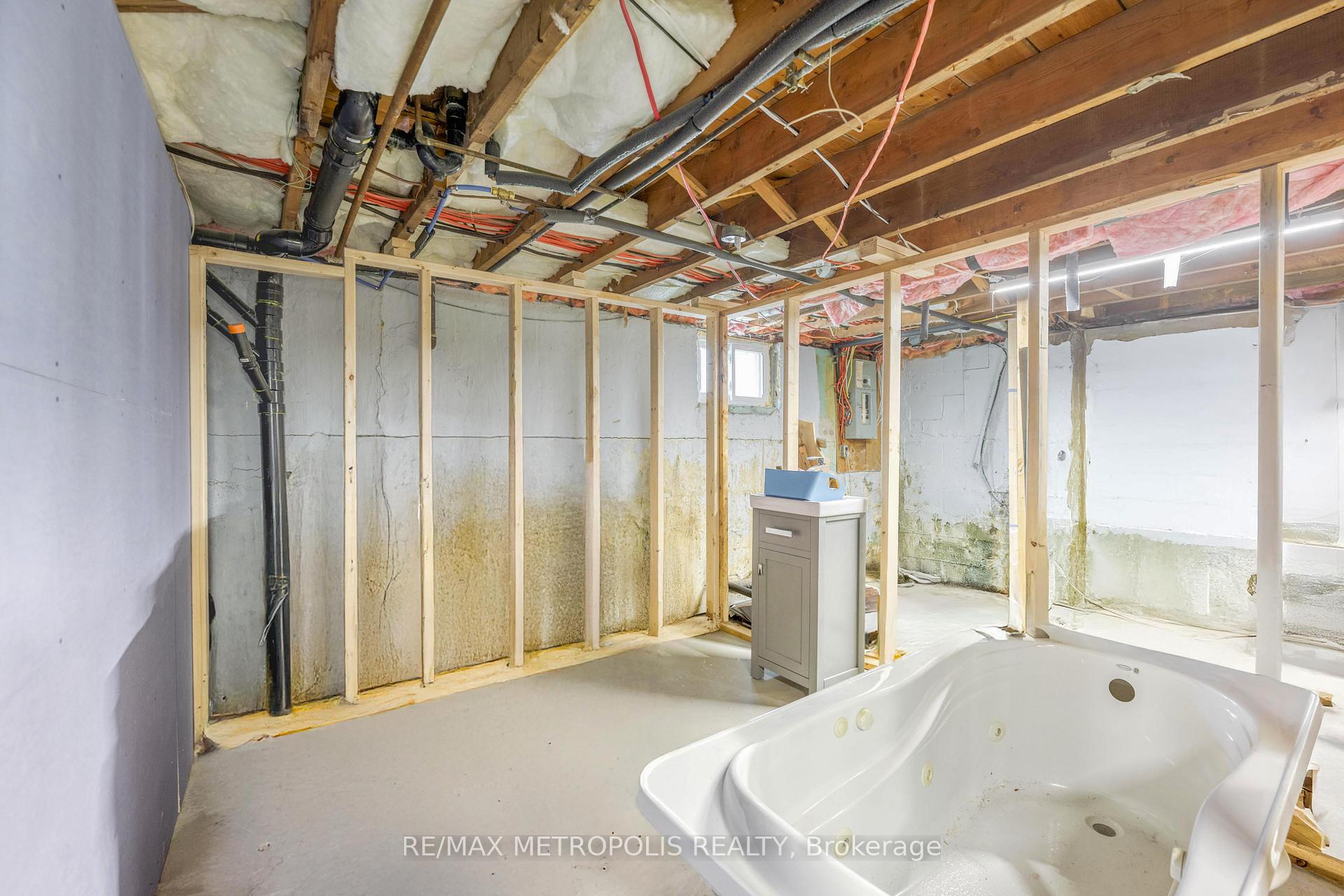Photo 26 of 2431 Boswell Street, St. Clair — HOMEH
