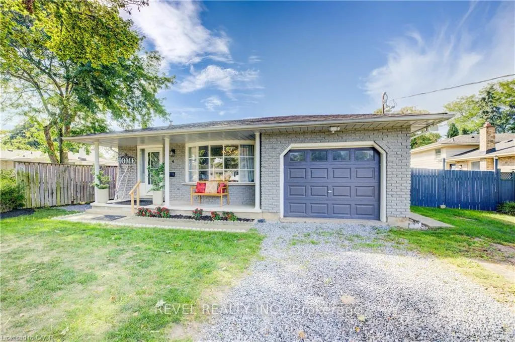 Photo 2 of 4 Jill Court, St. Catharines, Rykert/Vansickle — HOMEH