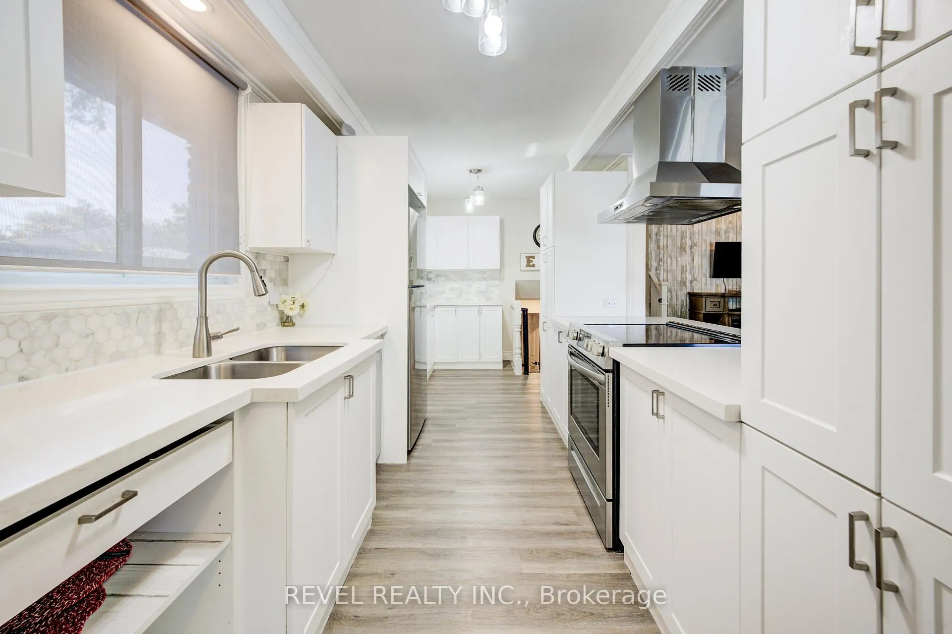Photo 5 of 4 Jill Court, St. Catharines, Rykert/Vansickle — HOMEH