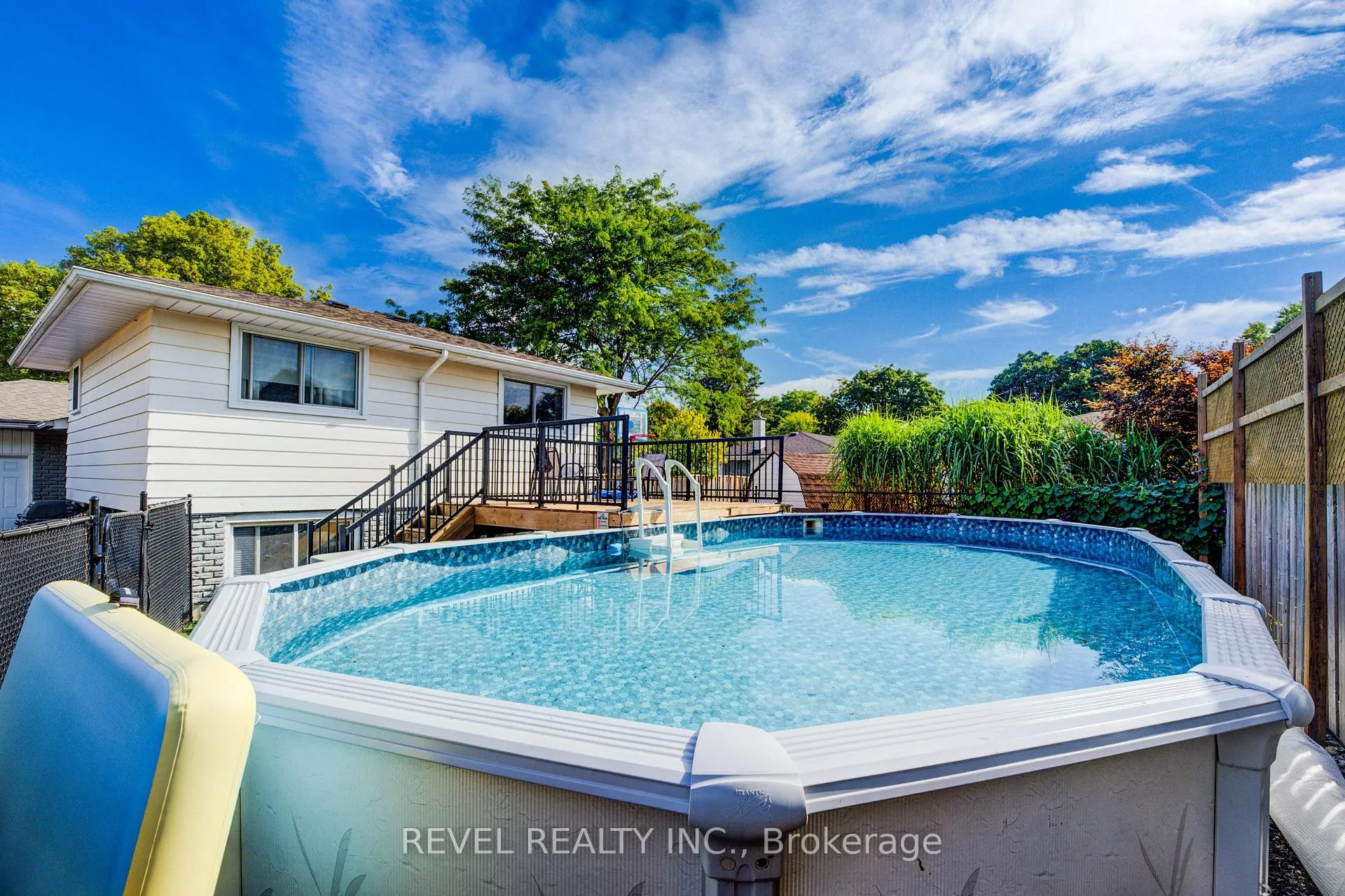 Photo 39 of 4 Jill Court, St. Catharines, Rykert/Vansickle — HOMEH