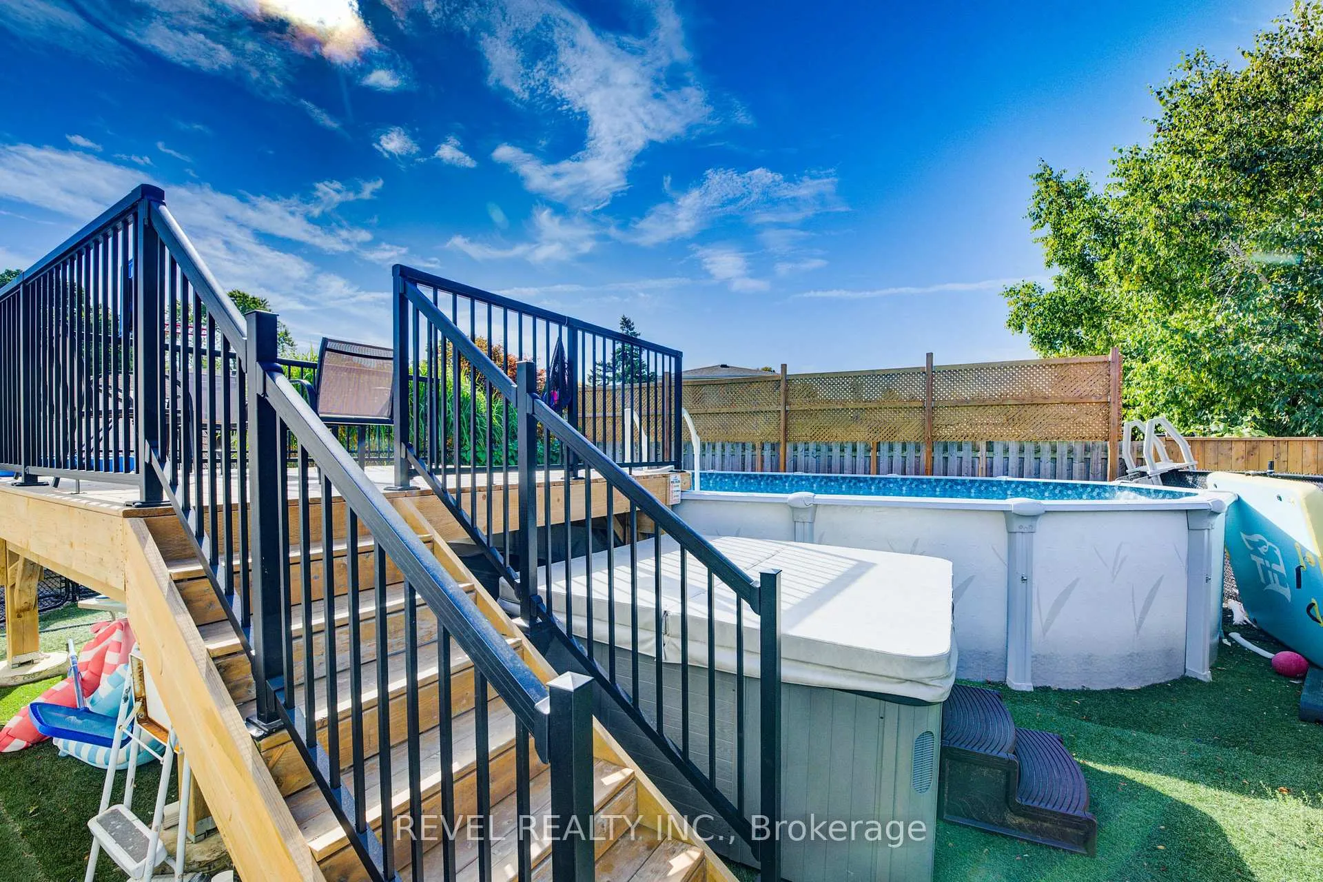 Photo 40 of 4 Jill Court, St. Catharines, Rykert/Vansickle — HOMEH