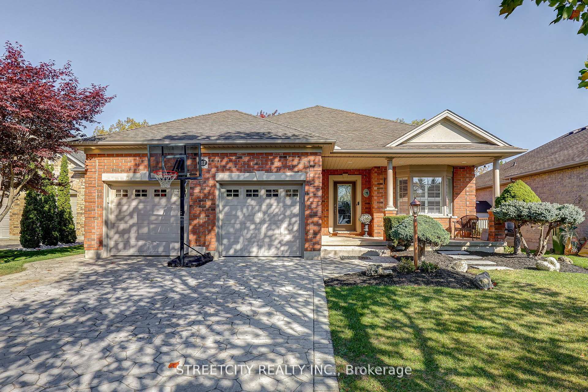 Photo 2 of 21 Beechwood Circle, St. Thomas — HOMEH