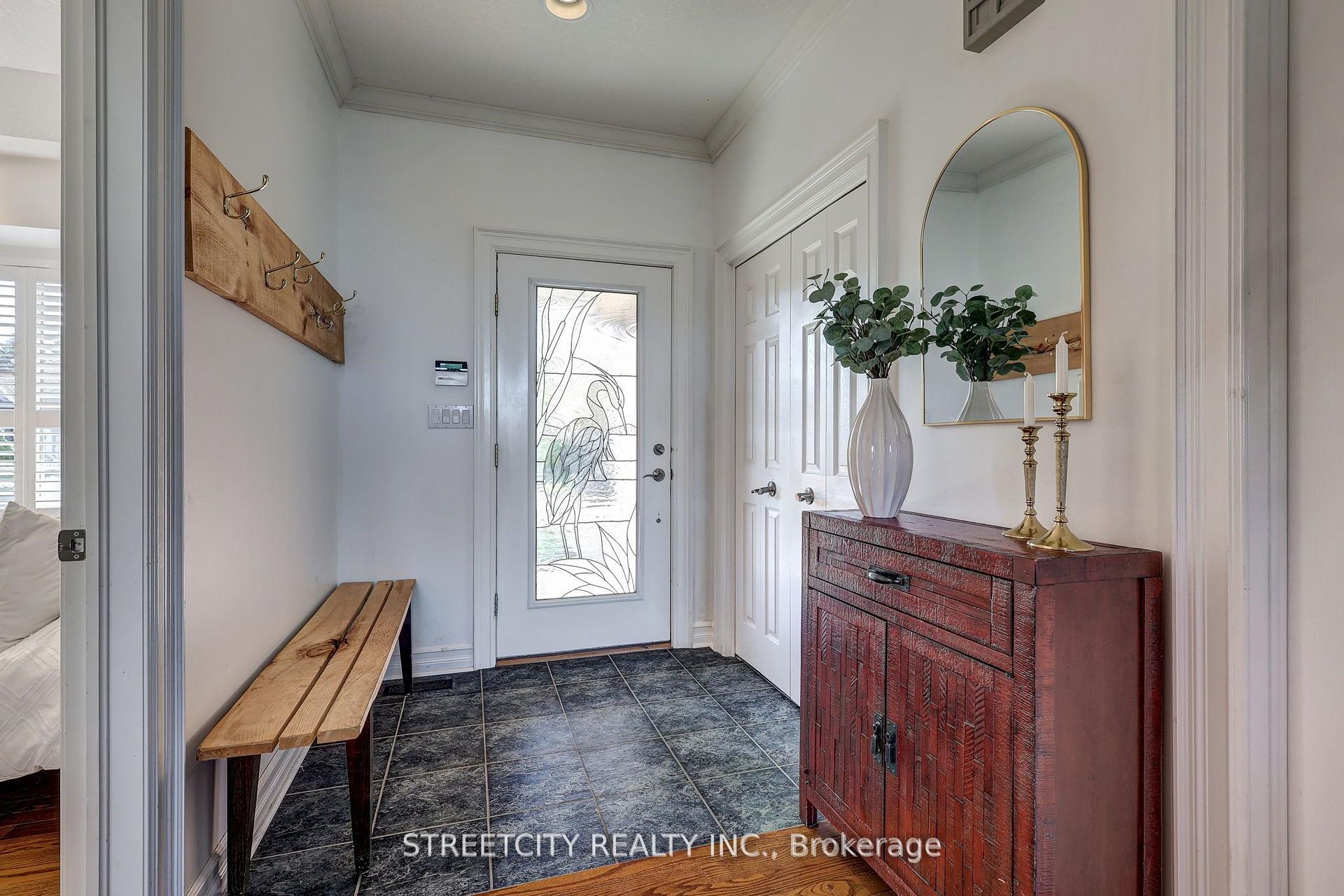 Photo 5 of 21 Beechwood Circle, St. Thomas — HOMEH