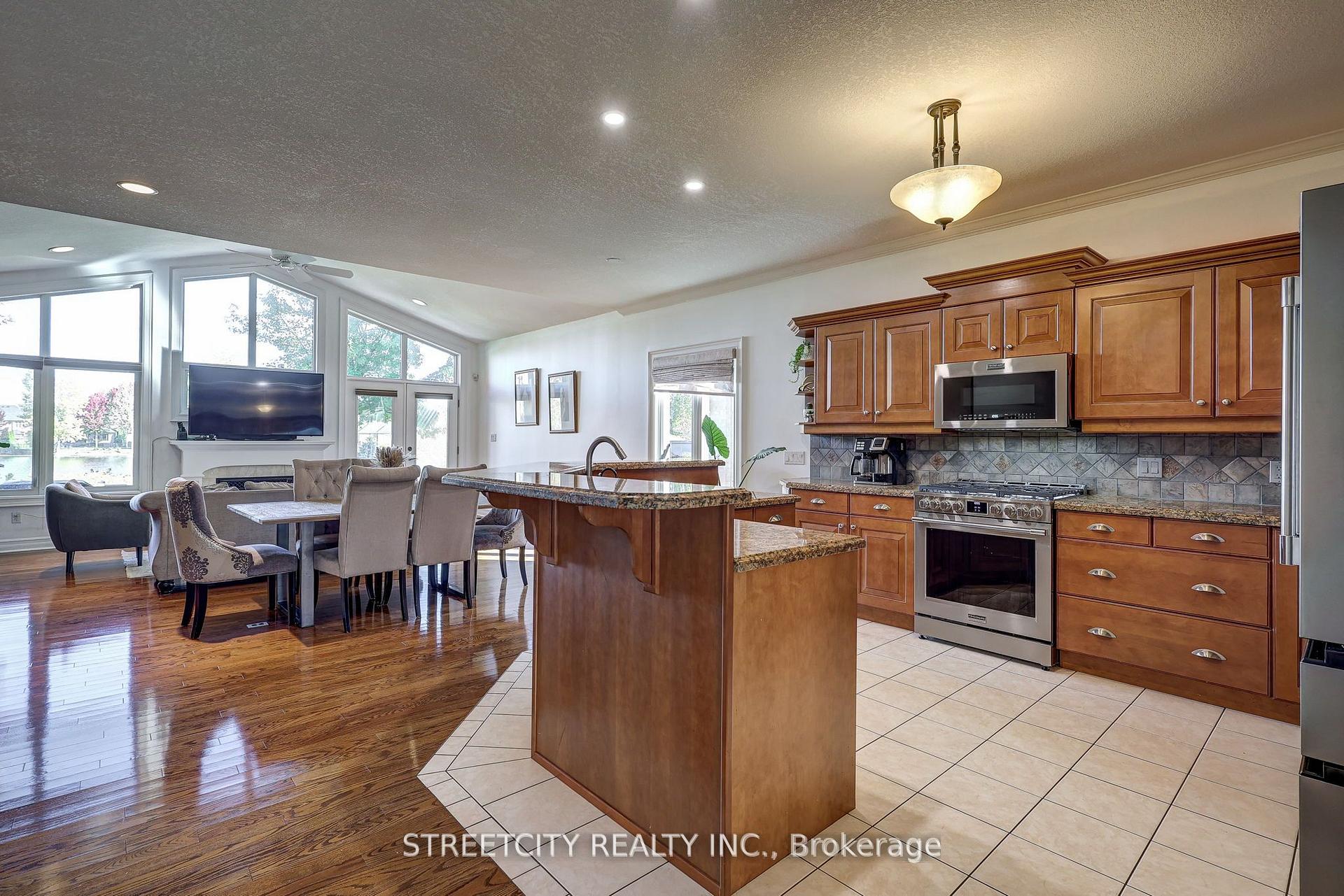 Photo 12 of 21 Beechwood Circle, St. Thomas — HOMEH