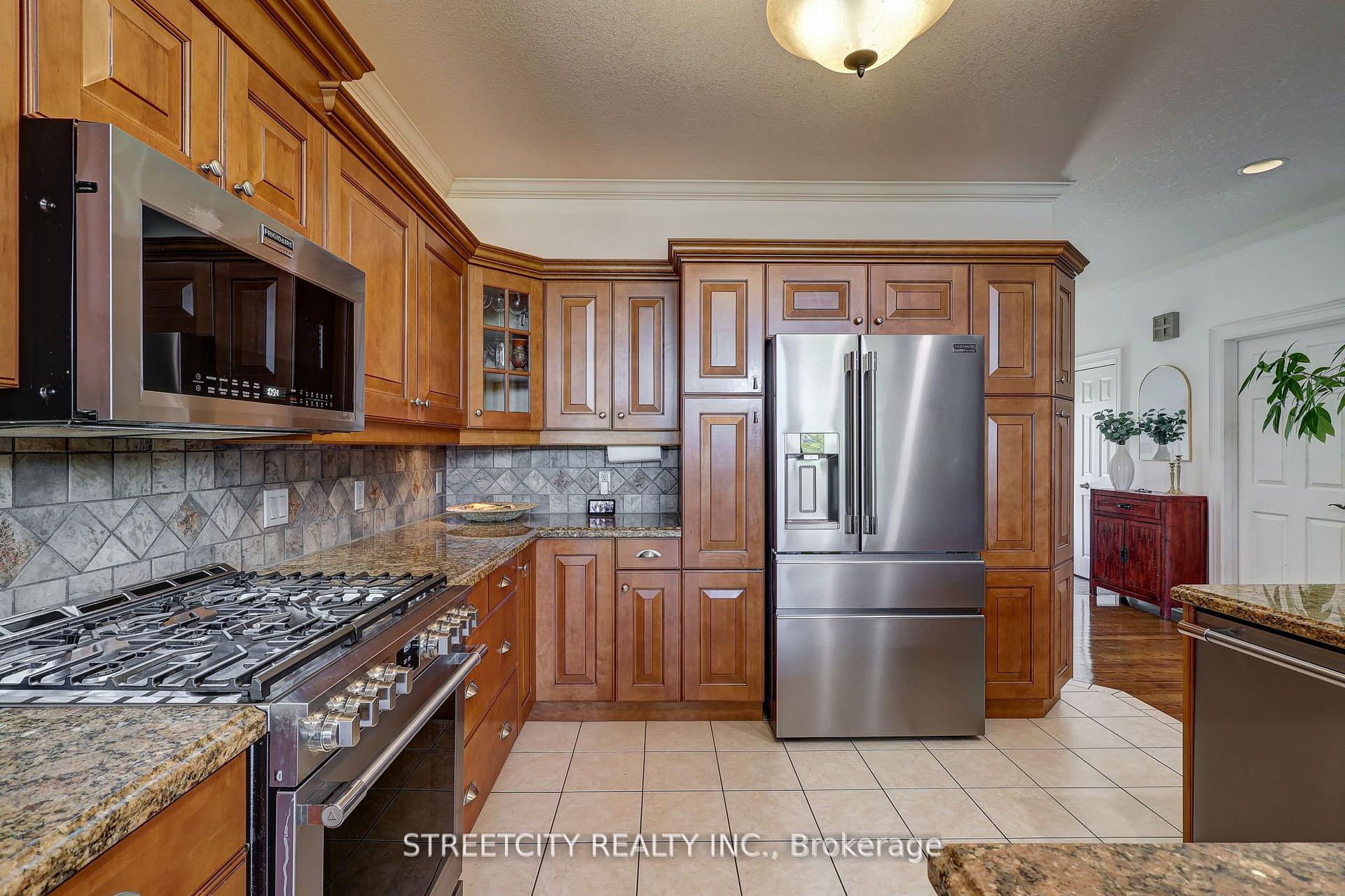 Photo 13 of 21 Beechwood Circle, St. Thomas — HOMEH