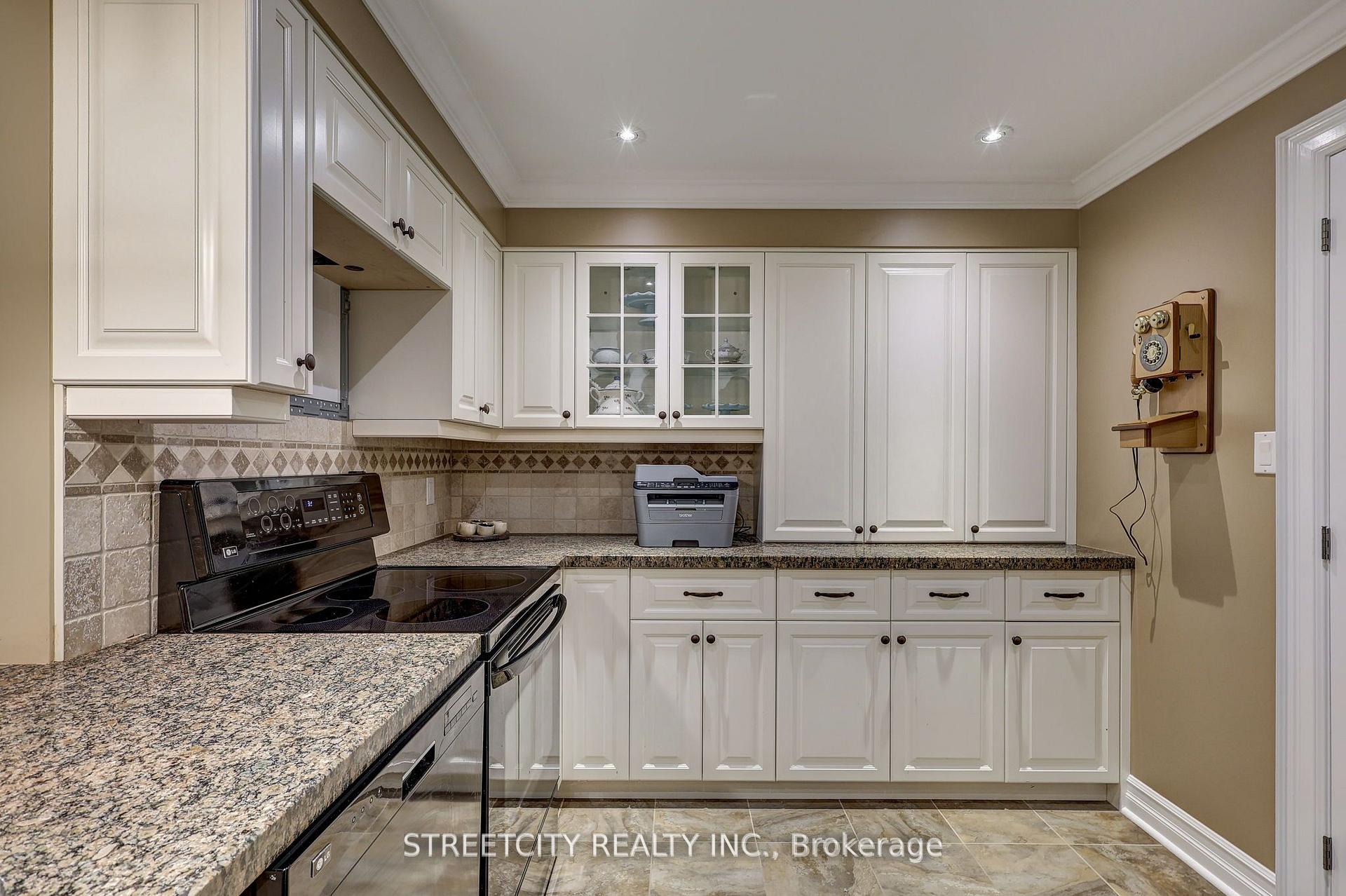 Photo 34 of 21 Beechwood Circle, St. Thomas — HOMEH
