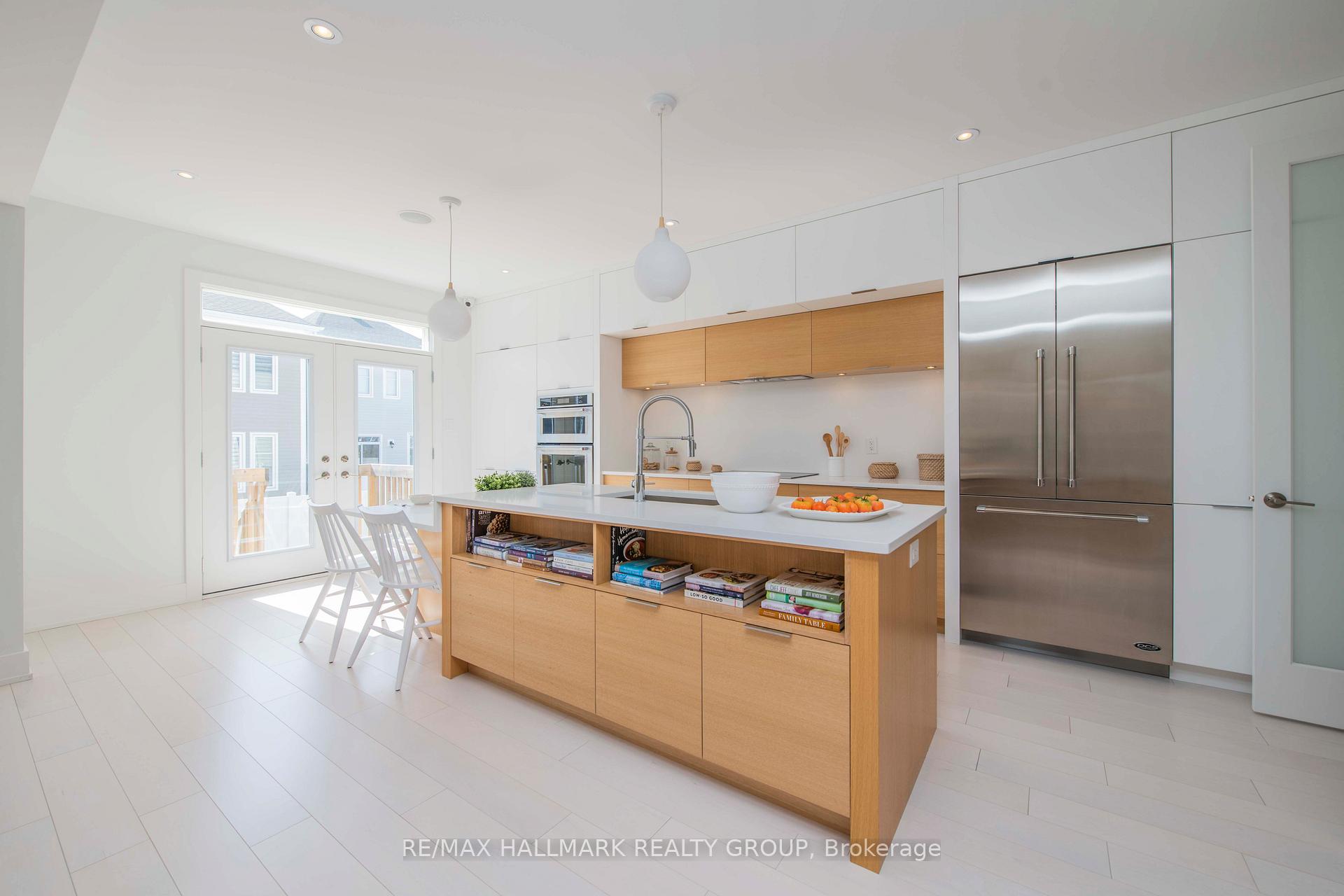 Photo 13 of 106 Hackamore Crescent, Ottawa, Goulbourn Twp From Franktown Rd/South To Rideau — HOMEH