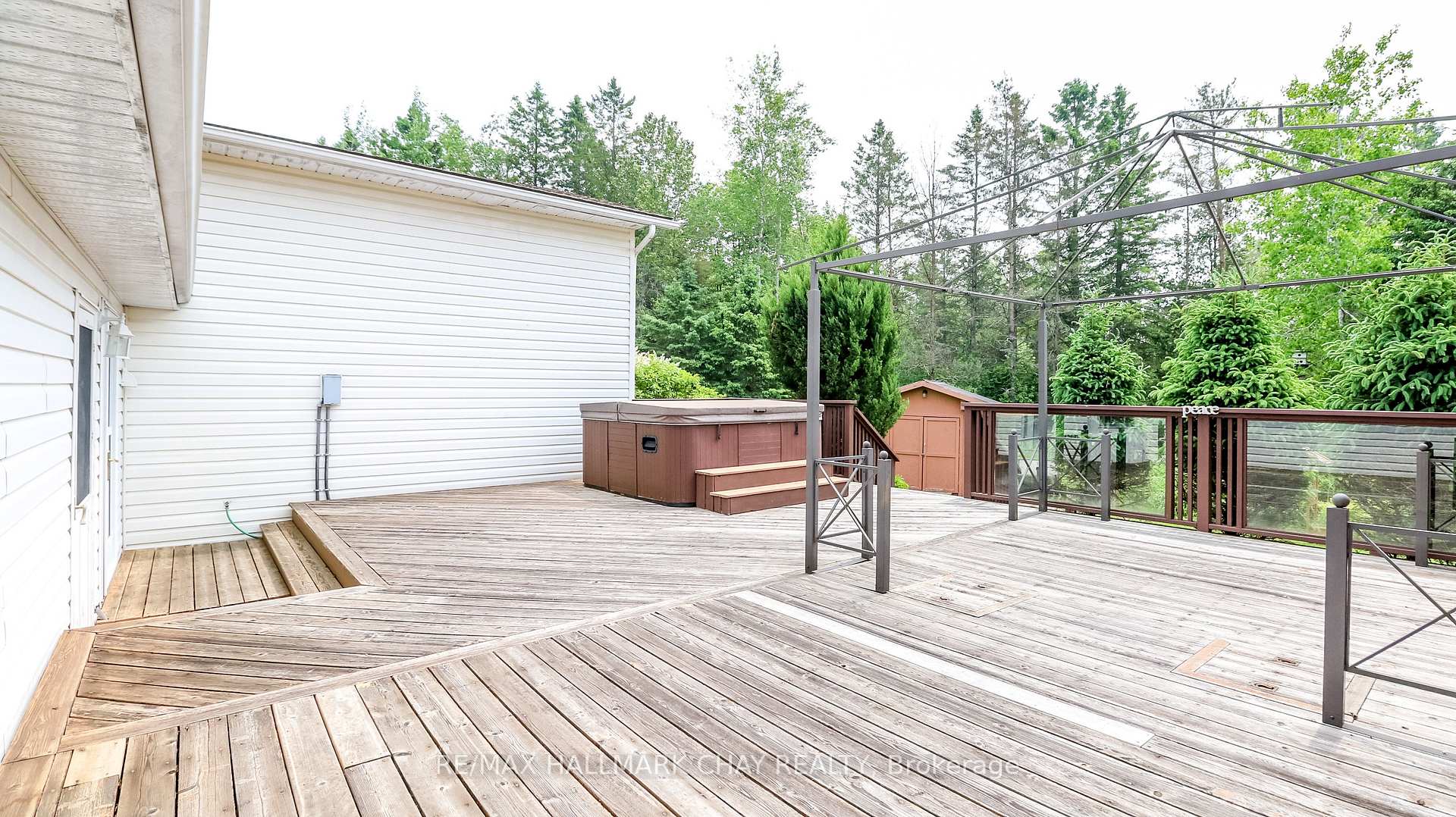 Photo 4 of 19 Crystalwood Lane, Springwater, Midhurst — HOMEH