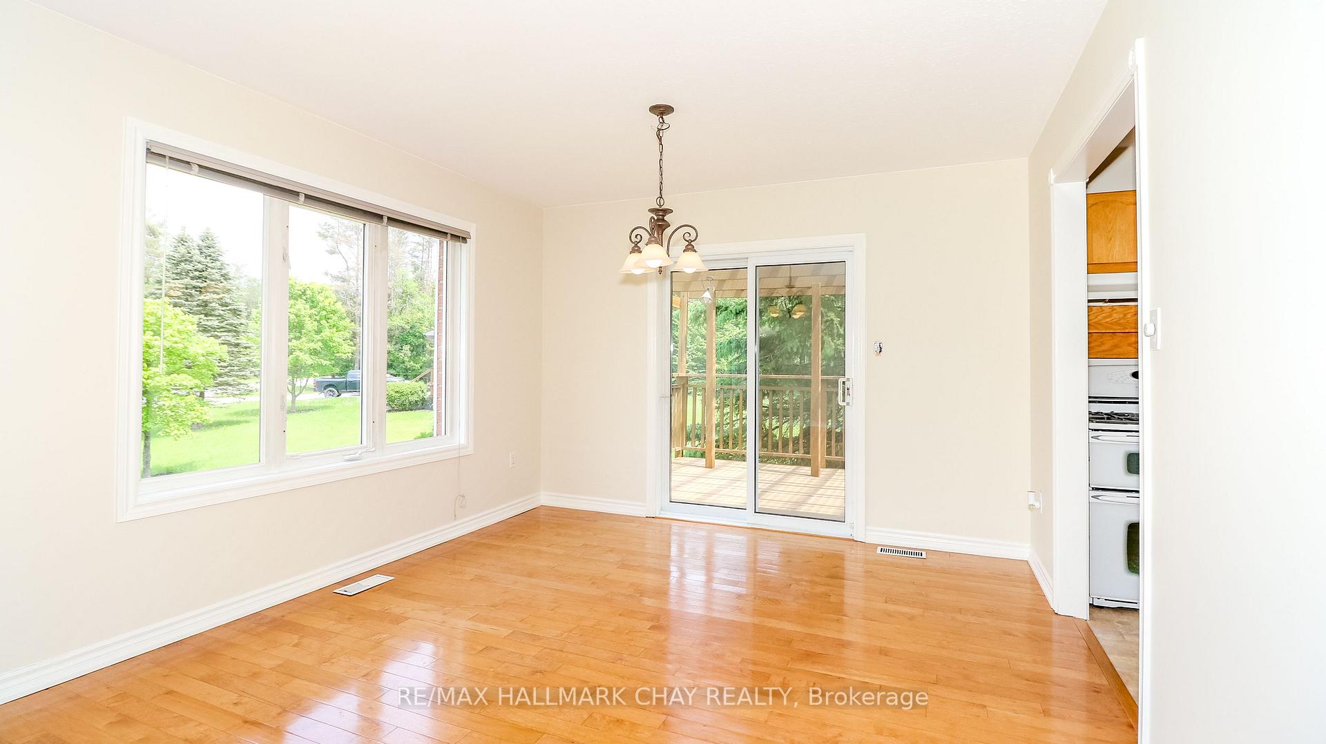 Photo 17 of 19 Crystalwood Lane, Springwater, Midhurst — HOMEH