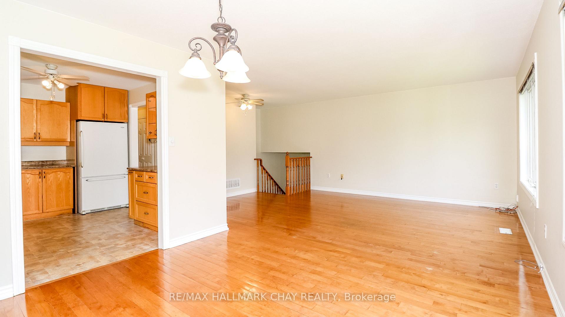 Photo 20 of 19 Crystalwood Lane, Springwater, Midhurst — HOMEH