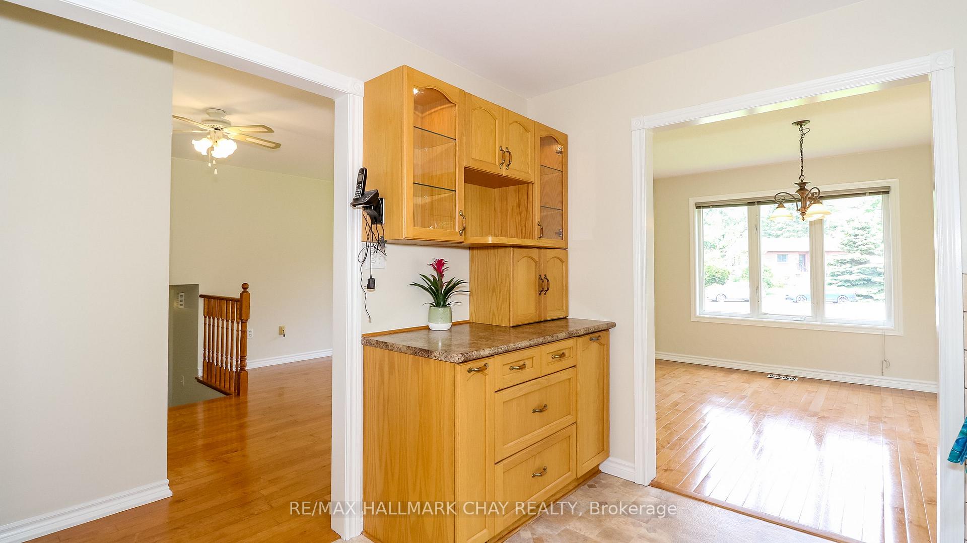 Photo 24 of 19 Crystalwood Lane, Springwater, Midhurst — HOMEH