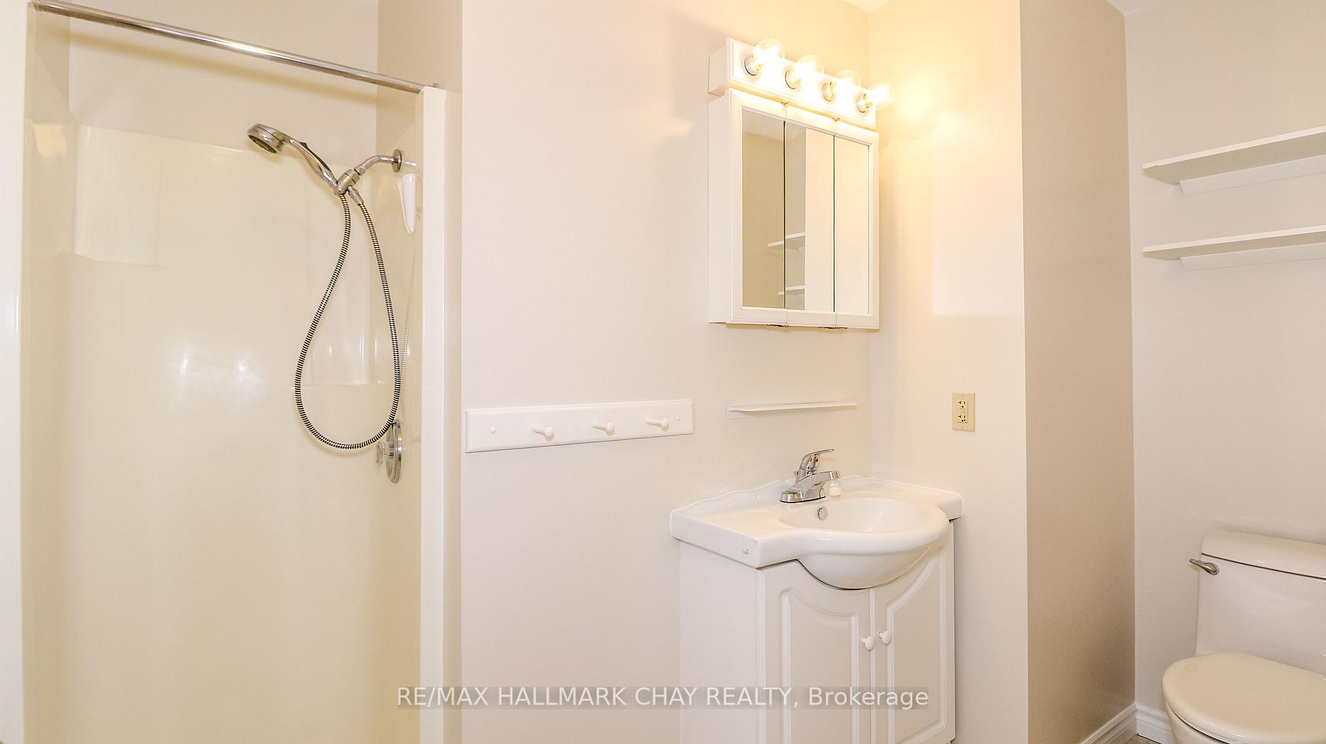 Photo 34 of 19 Crystalwood Lane, Springwater, Midhurst — HOMEH
