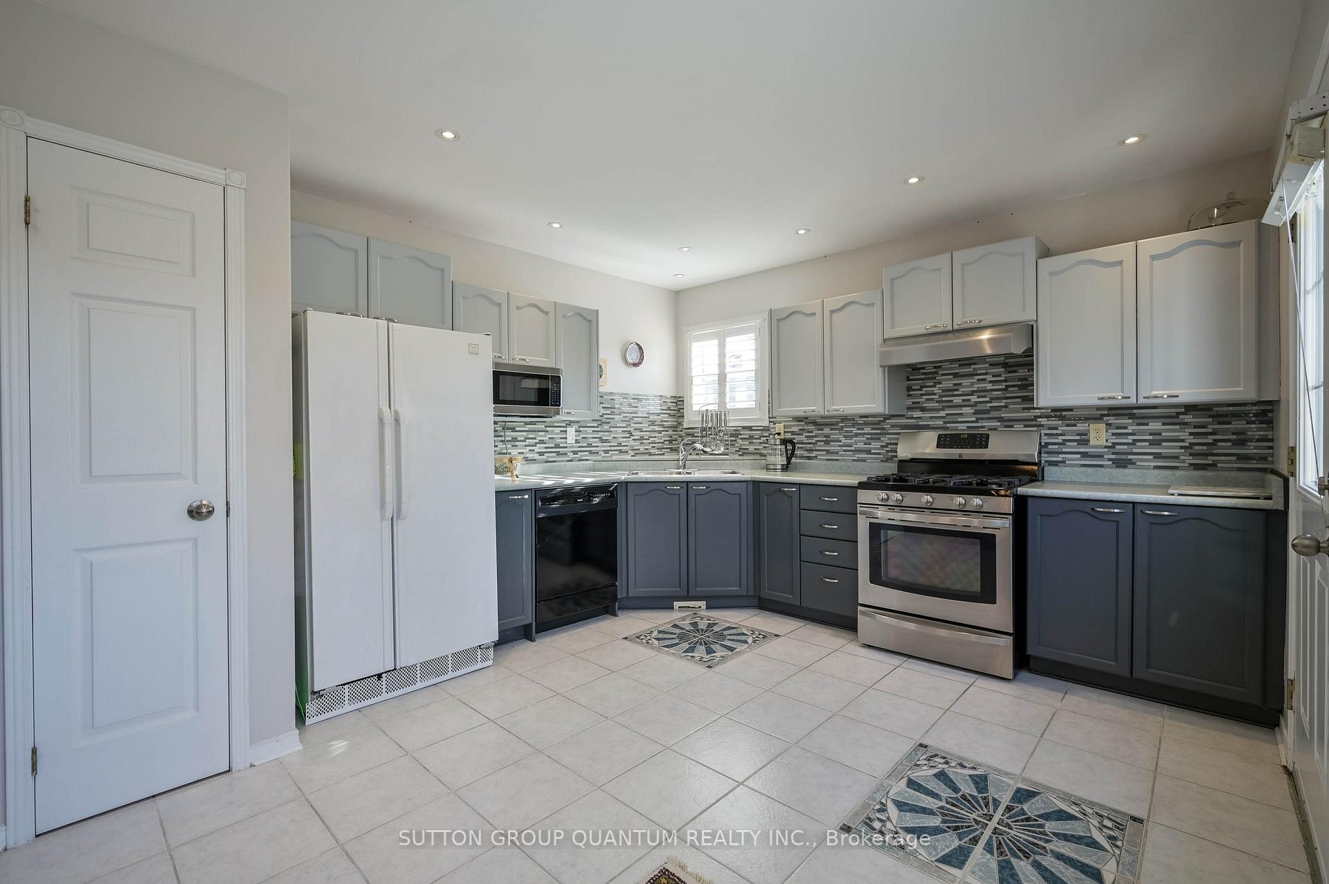 Photo 8 of 16 Wilson Crescent, Southgate — HOMEH