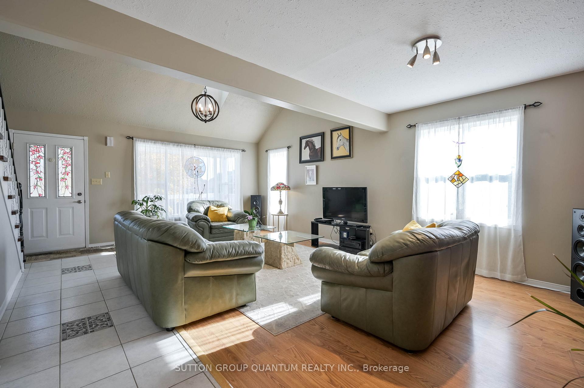 Photo 15 of 16 Wilson Crescent, Southgate — HOMEH
