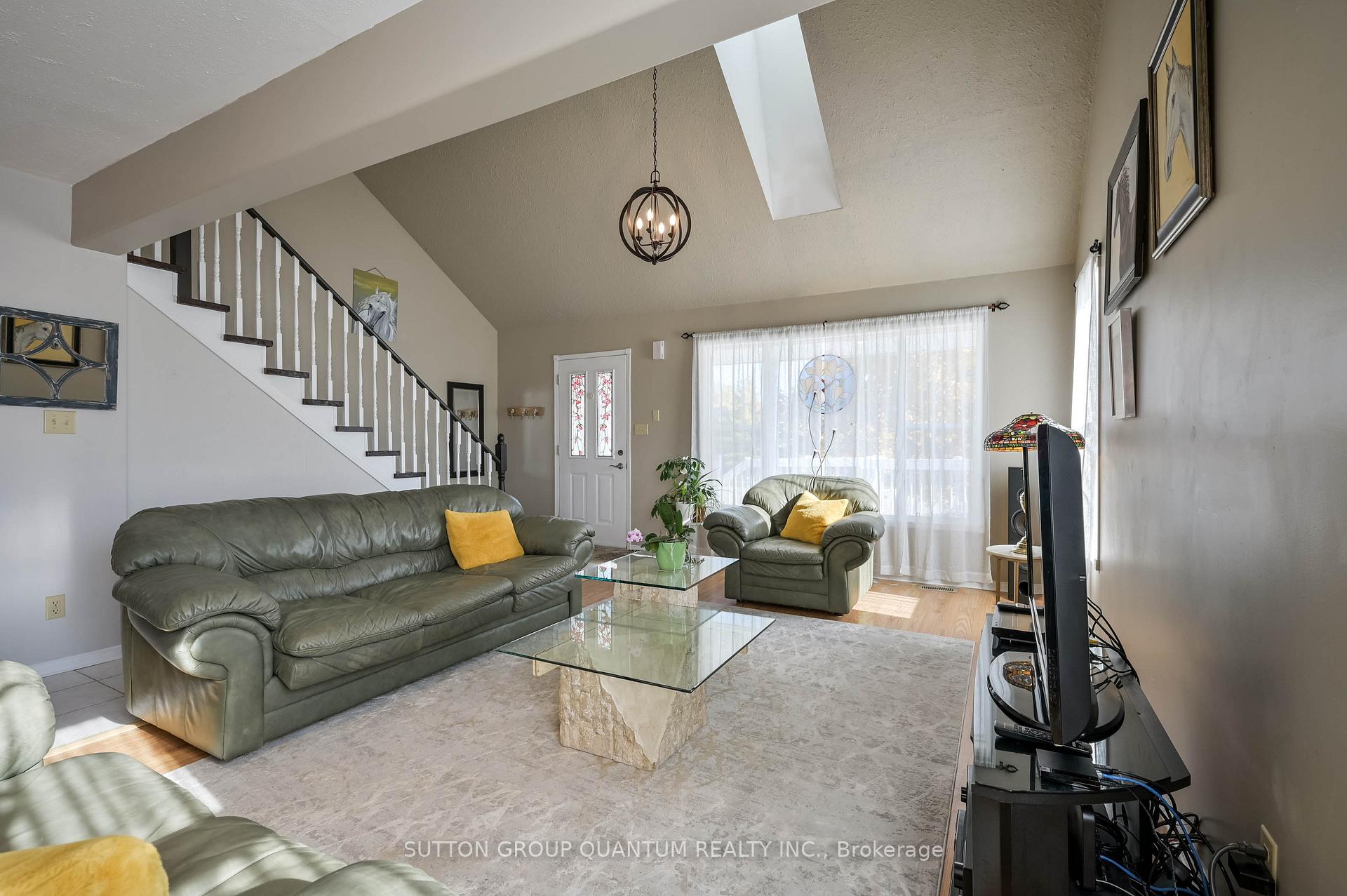 Photo 18 of 16 Wilson Crescent, Southgate — HOMEH