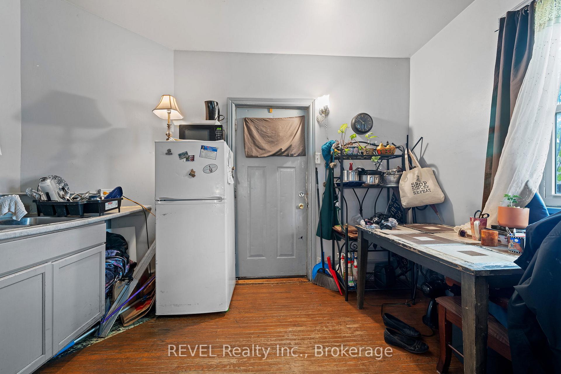 Photo 5 of 35 Catherine Street, St. Catharines, Downtown — HOMEH