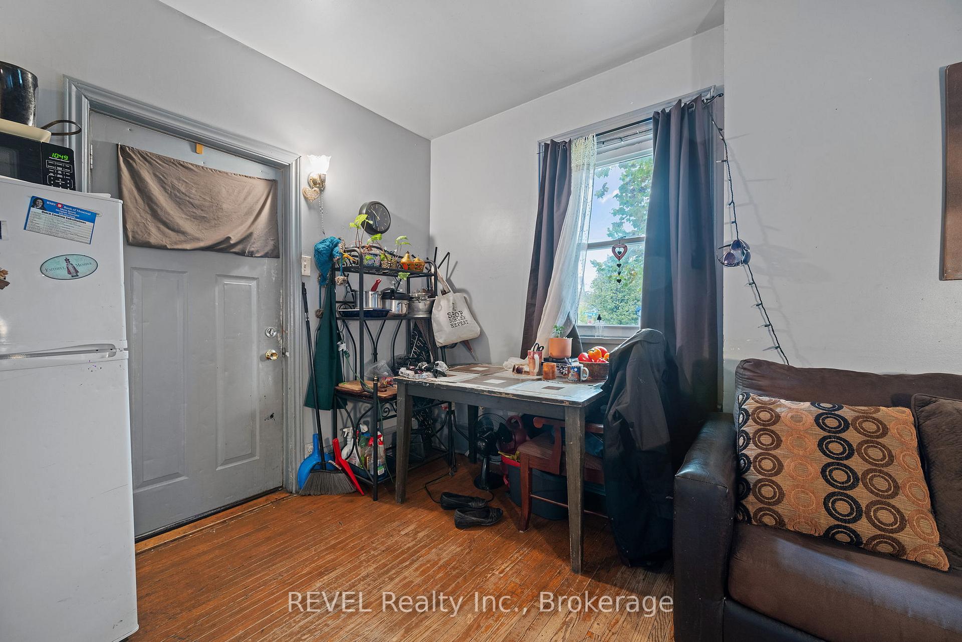 Photo 6 of 35 Catherine Street, St. Catharines, Downtown — HOMEH