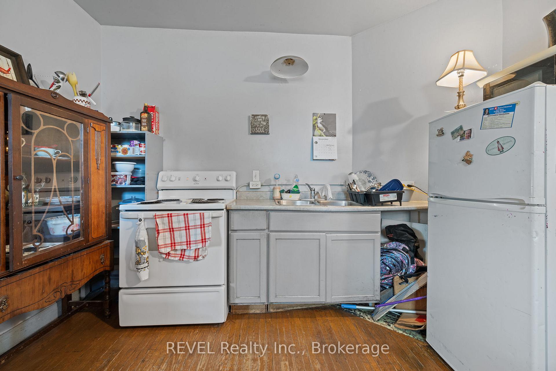 Photo 7 of 35 Catherine Street, St. Catharines, Downtown — HOMEH