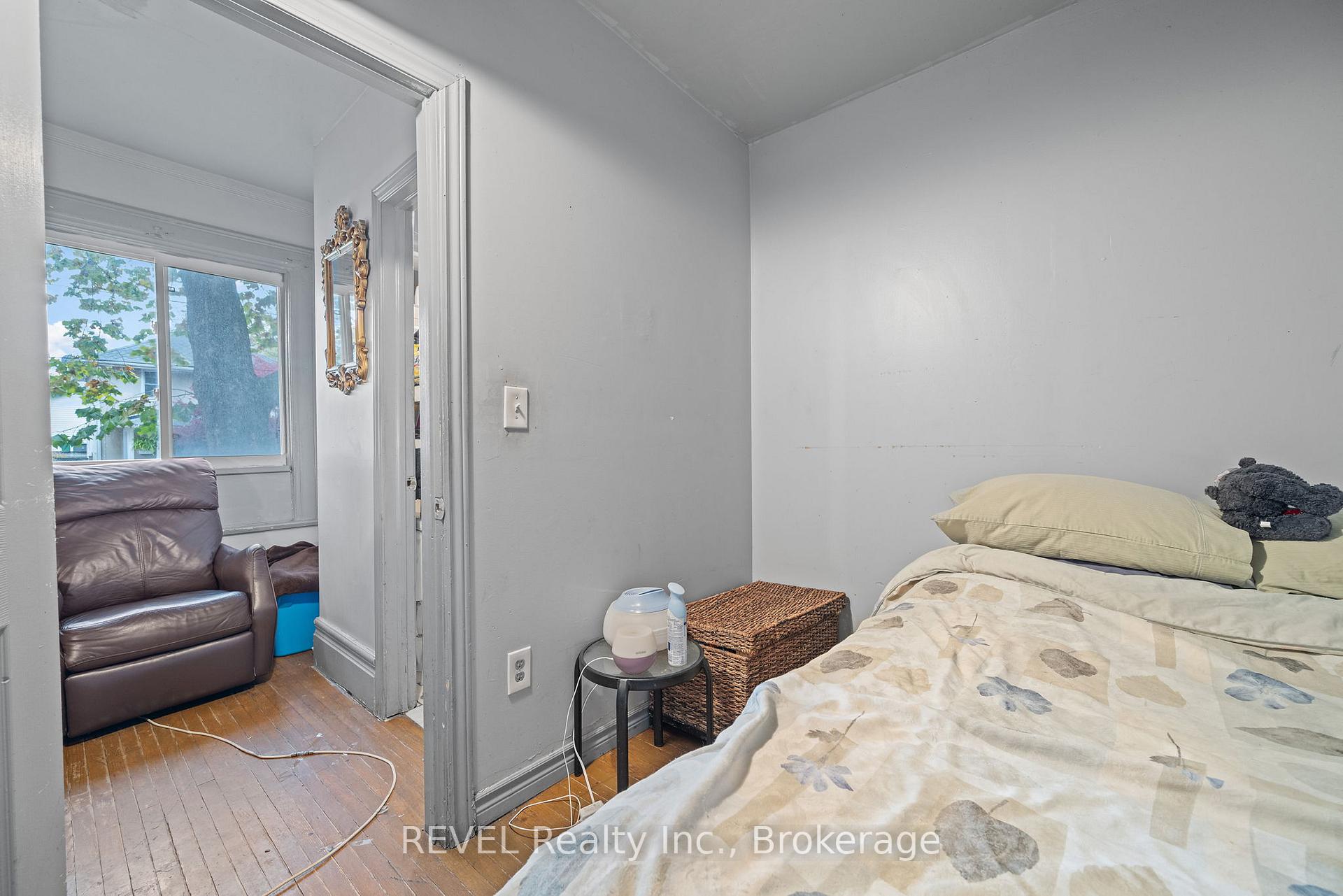 Photo 13 of 35 Catherine Street, St. Catharines, Downtown — HOMEH