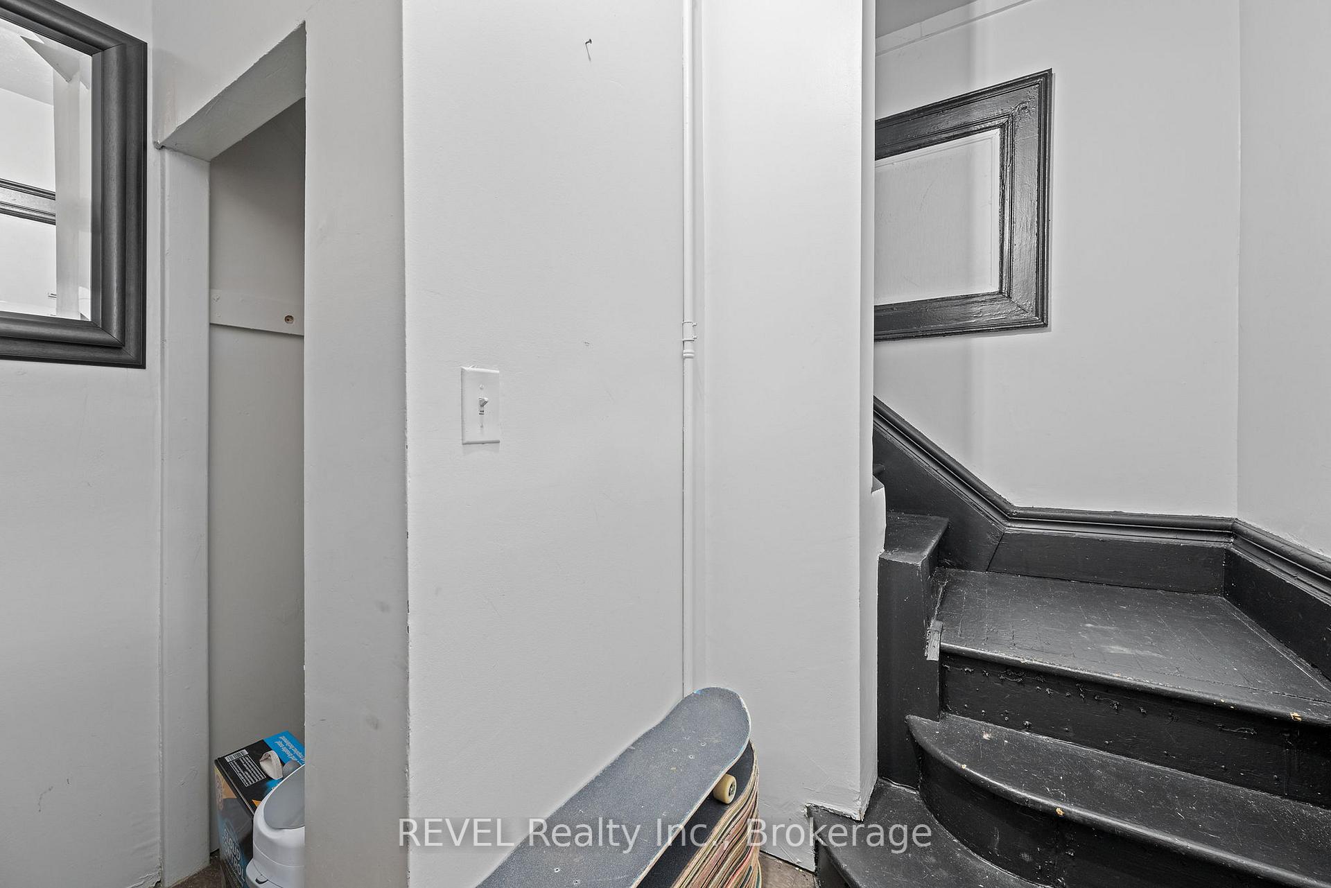 Photo 15 of 35 Catherine Street, St. Catharines, Downtown — HOMEH