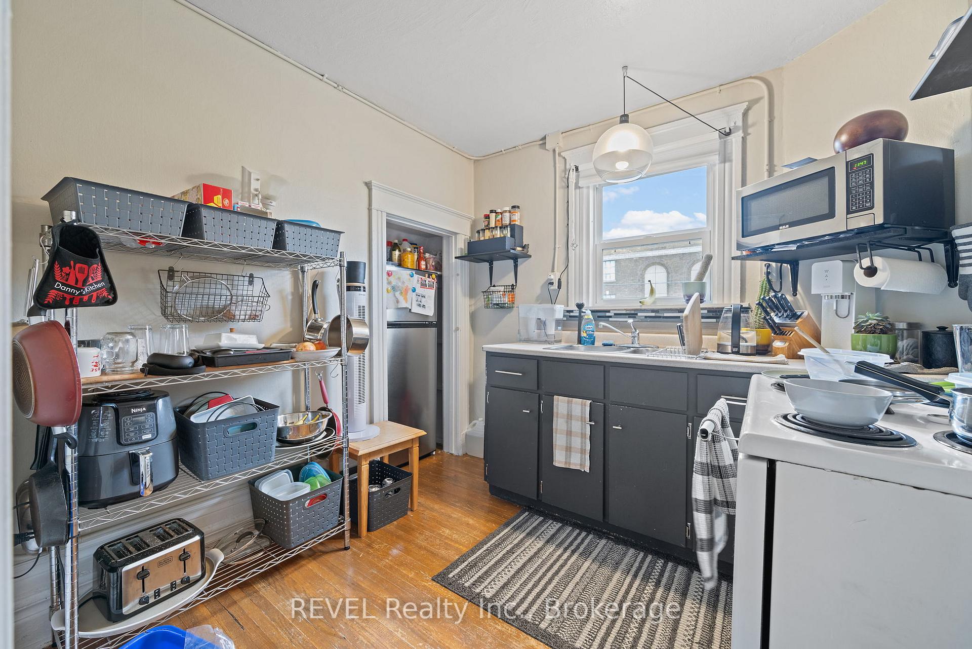 Photo 18 of 35 Catherine Street, St. Catharines, Downtown — HOMEH