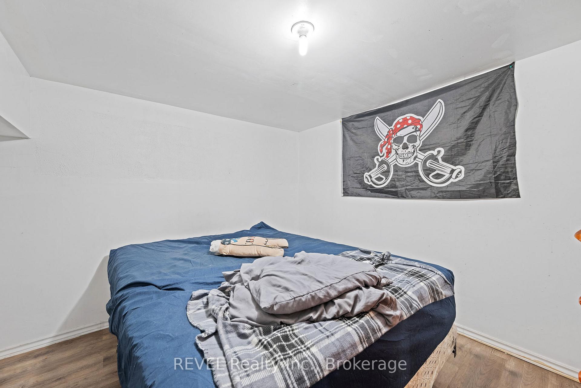 Photo 23 of 35 Catherine Street, St. Catharines, Downtown — HOMEH