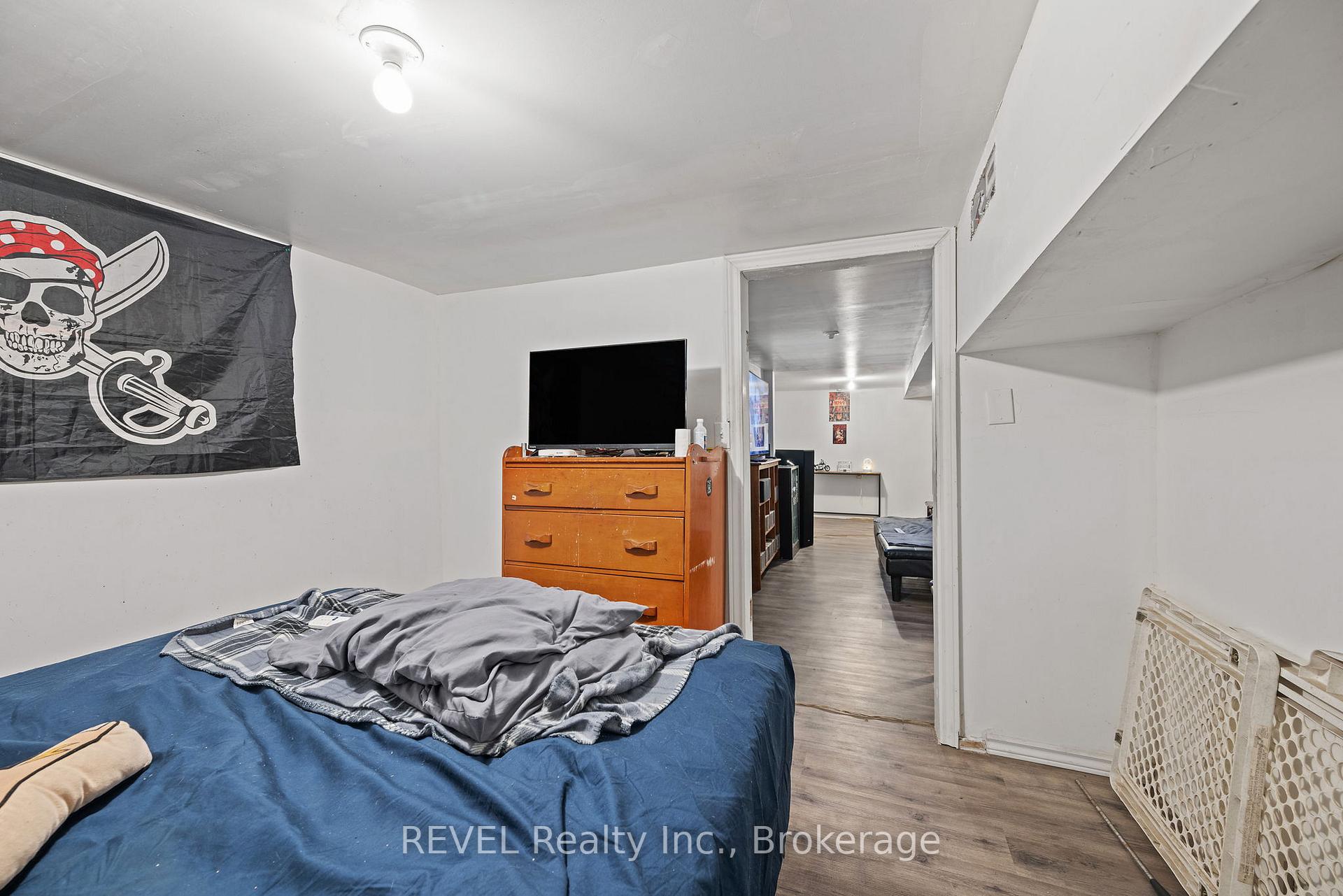 Photo 24 of 35 Catherine Street, St. Catharines, Downtown — HOMEH