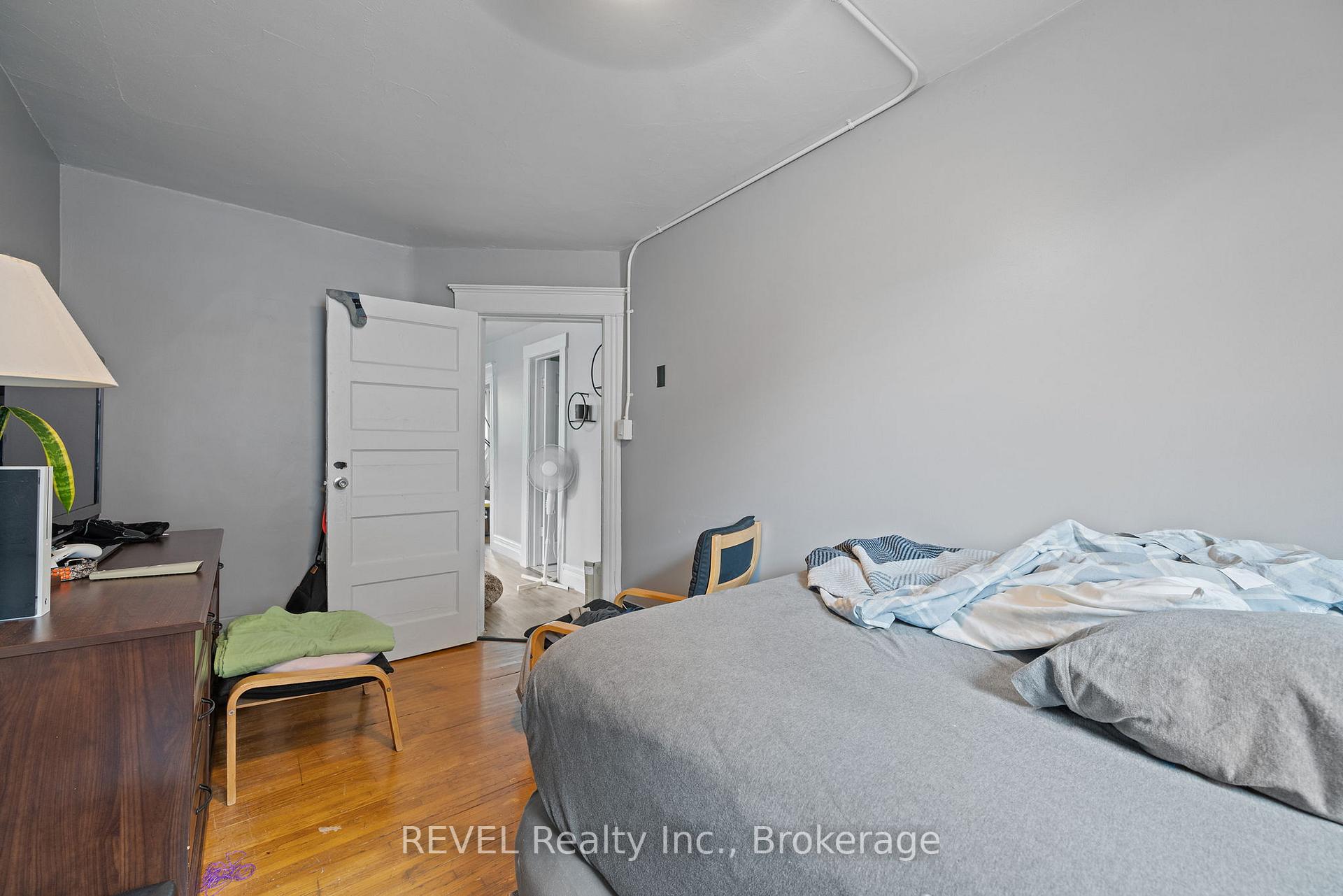 Photo 31 of 35 Catherine Street, St. Catharines, Downtown — HOMEH