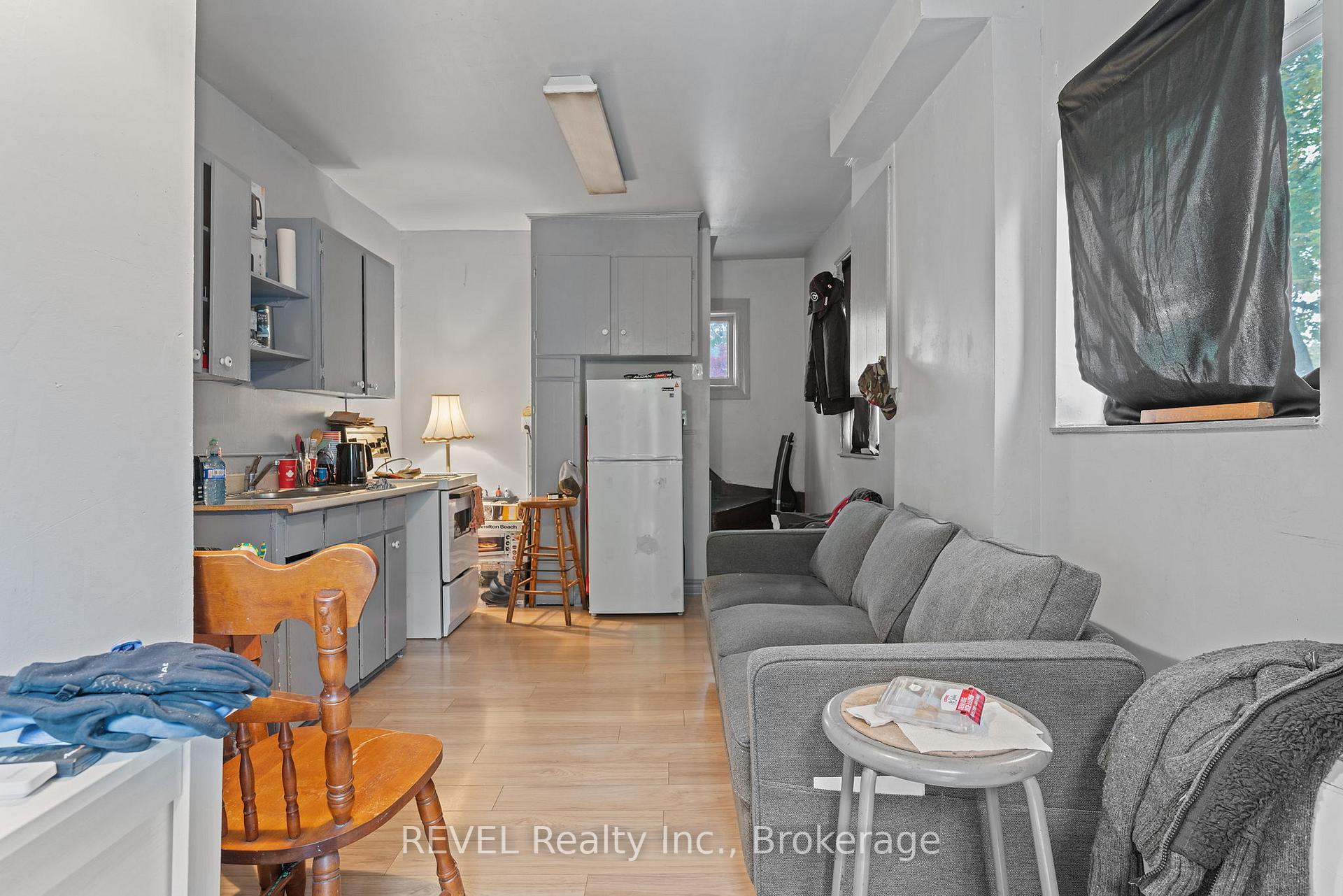 Photo 34 of 35 Catherine Street, St. Catharines, Downtown — HOMEH
