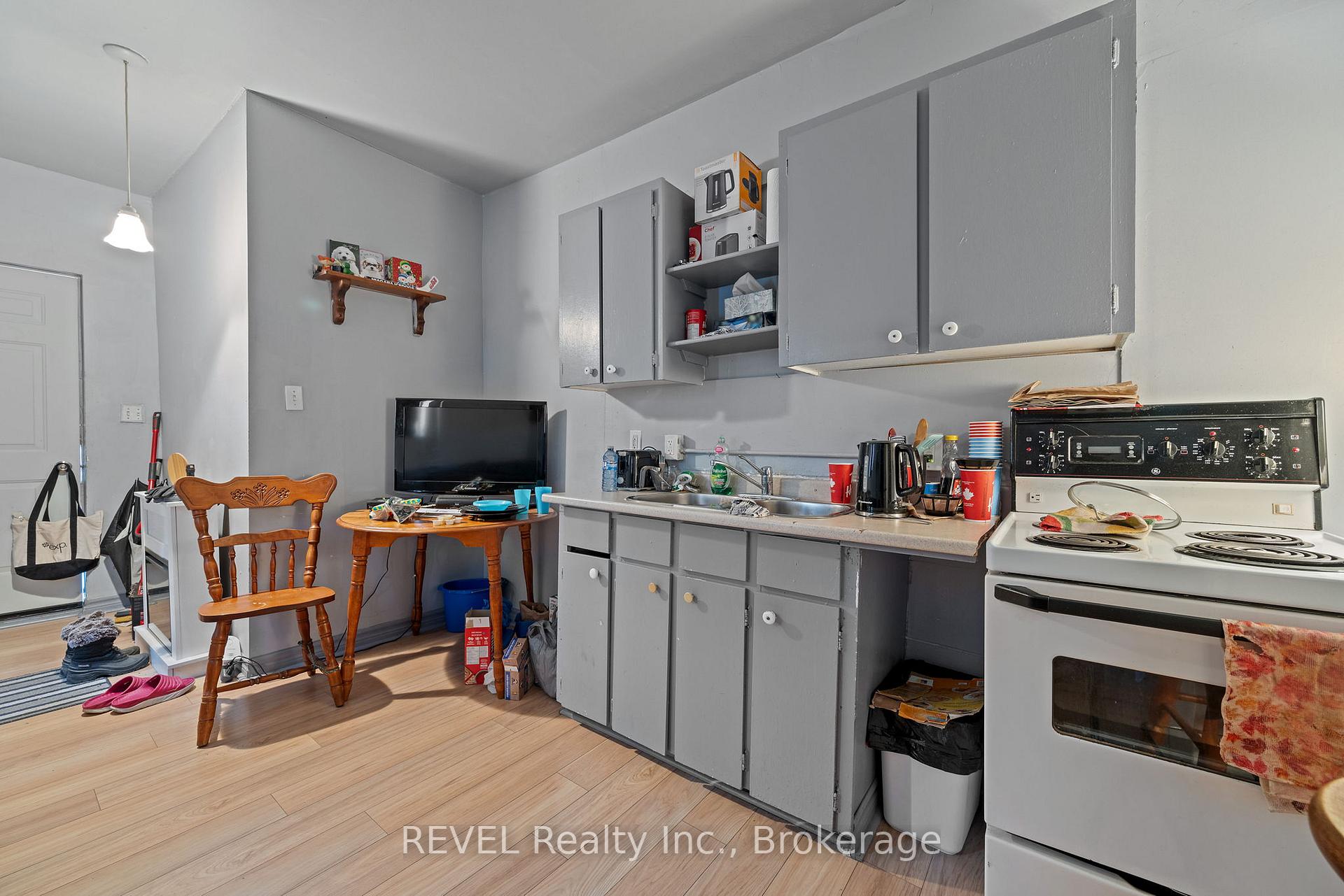 Photo 37 of 35 Catherine Street, St. Catharines, Downtown — HOMEH