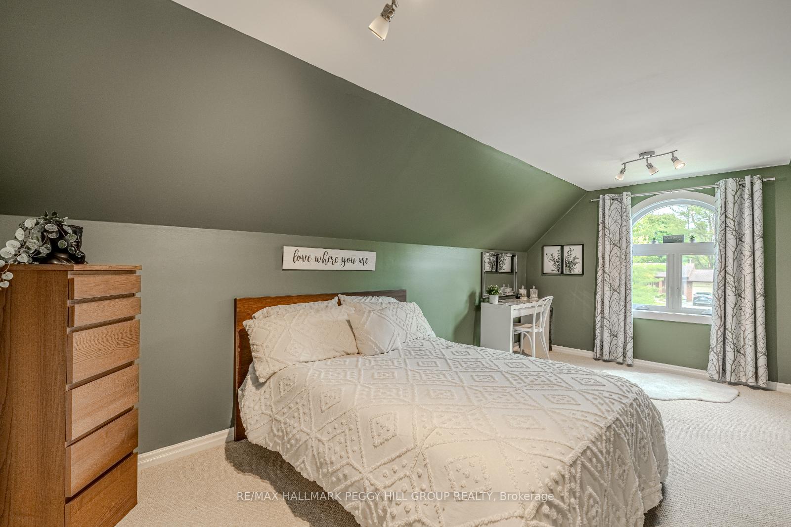 Photo 16 of 48 Lawrence Avenue, Springwater, Anten Mills — HOMEH