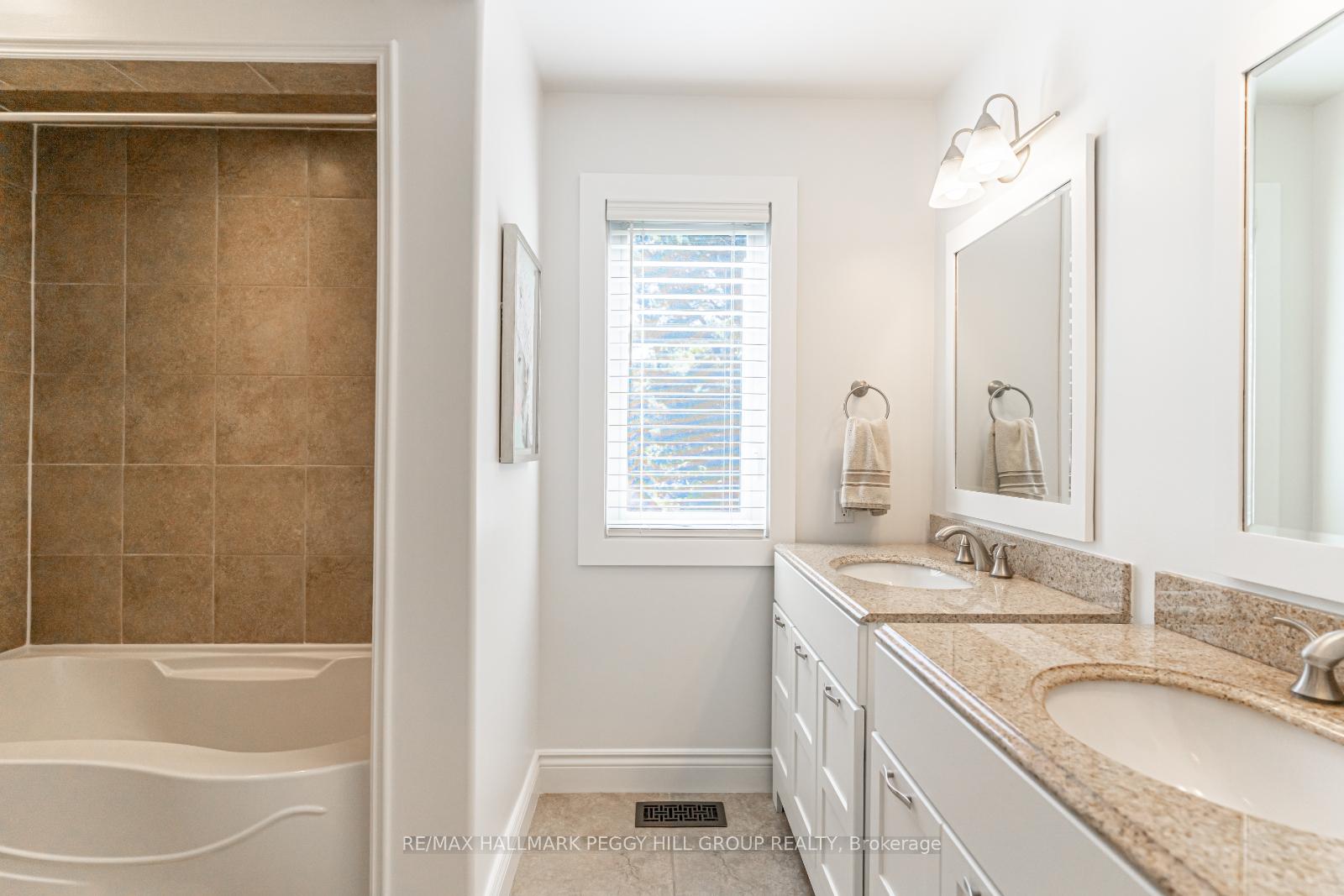 Photo 21 of 48 Lawrence Avenue, Springwater, Anten Mills — HOMEH