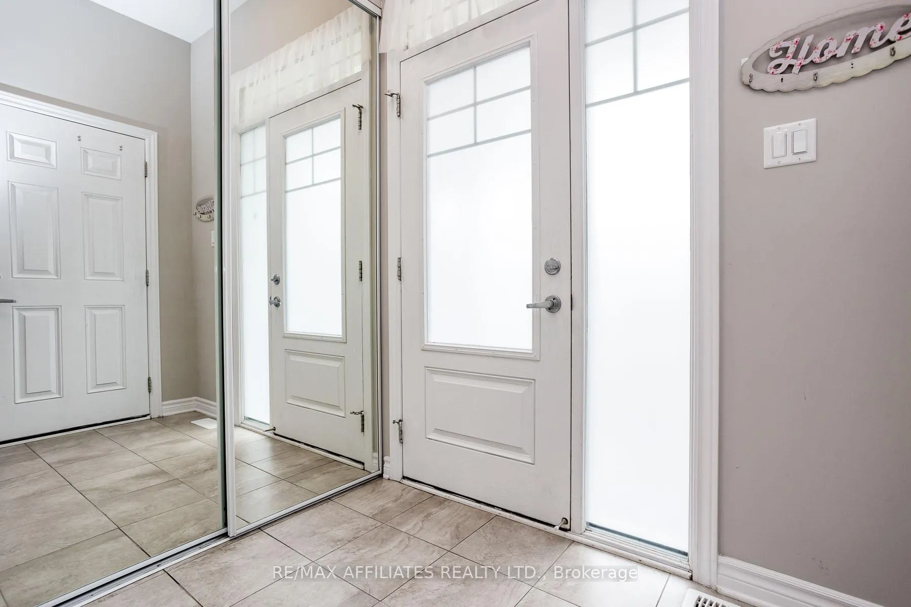 Photo 3 of 196 Bandelier Way, Ottawa, Stittsville (North) — HOMEH