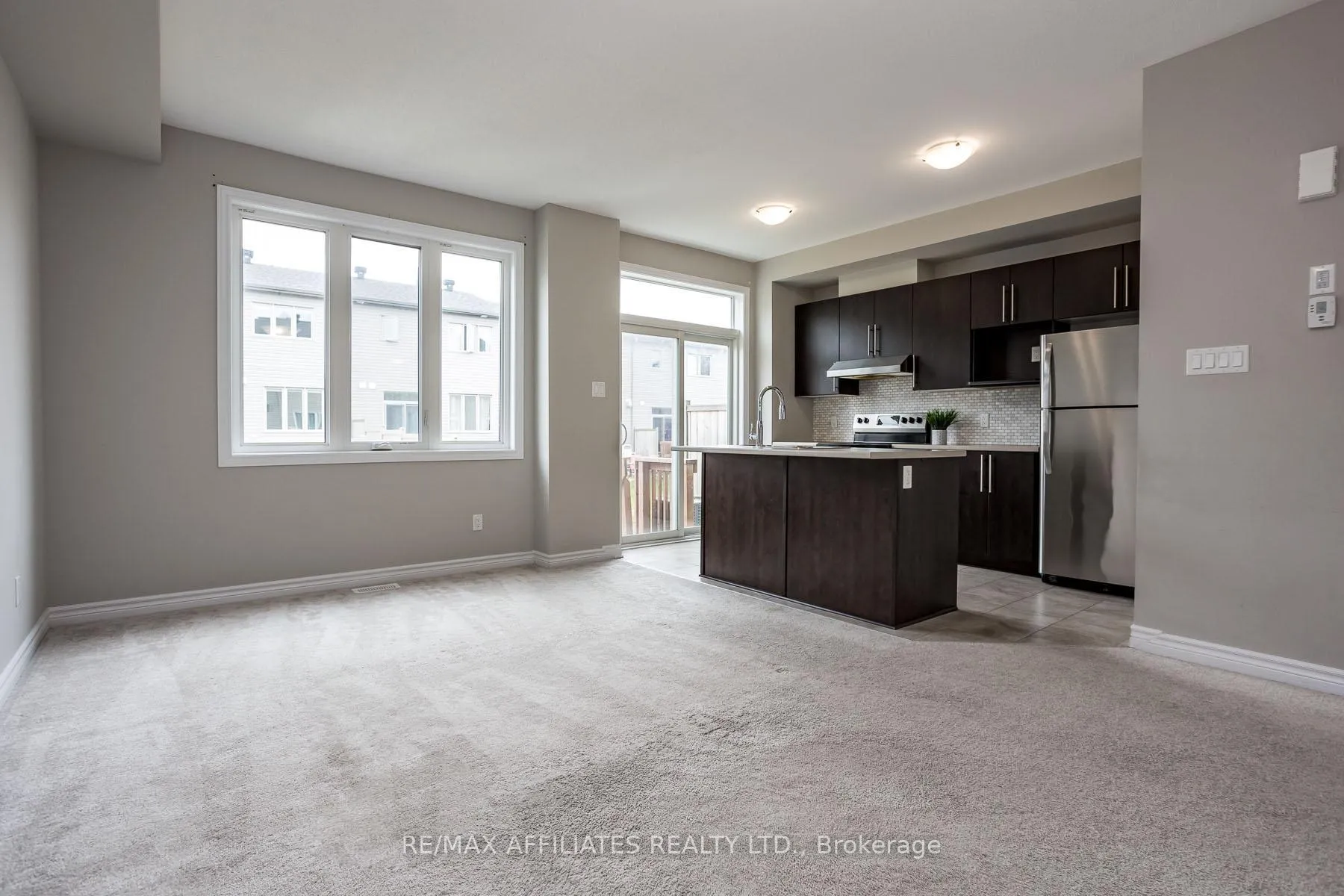 Photo 6 of 196 Bandelier Way, Ottawa, Stittsville (North) — HOMEH