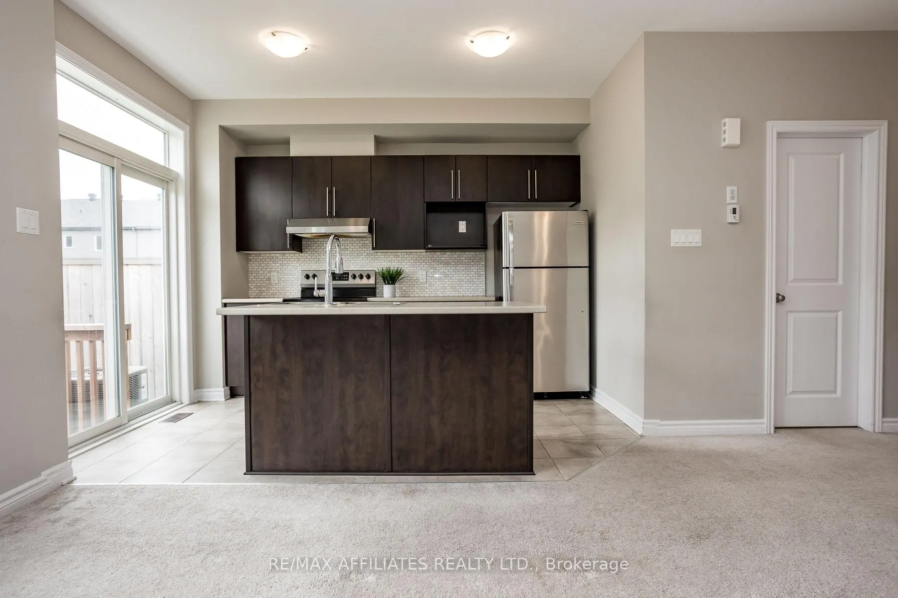 Photo 8 of 196 Bandelier Way, Ottawa, Stittsville (North) — HOMEH