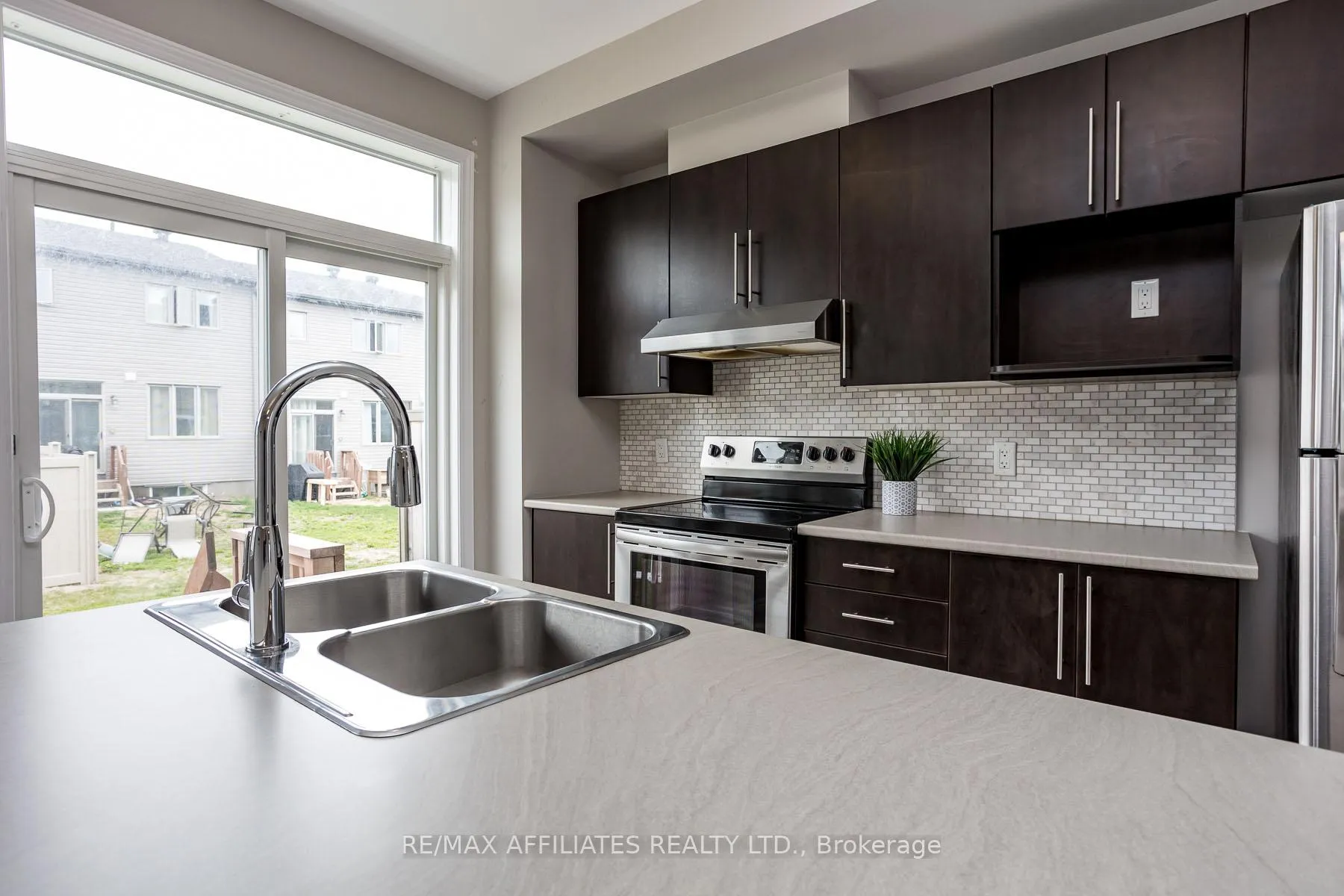 Photo 9 of 196 Bandelier Way, Ottawa, Stittsville (North) — HOMEH