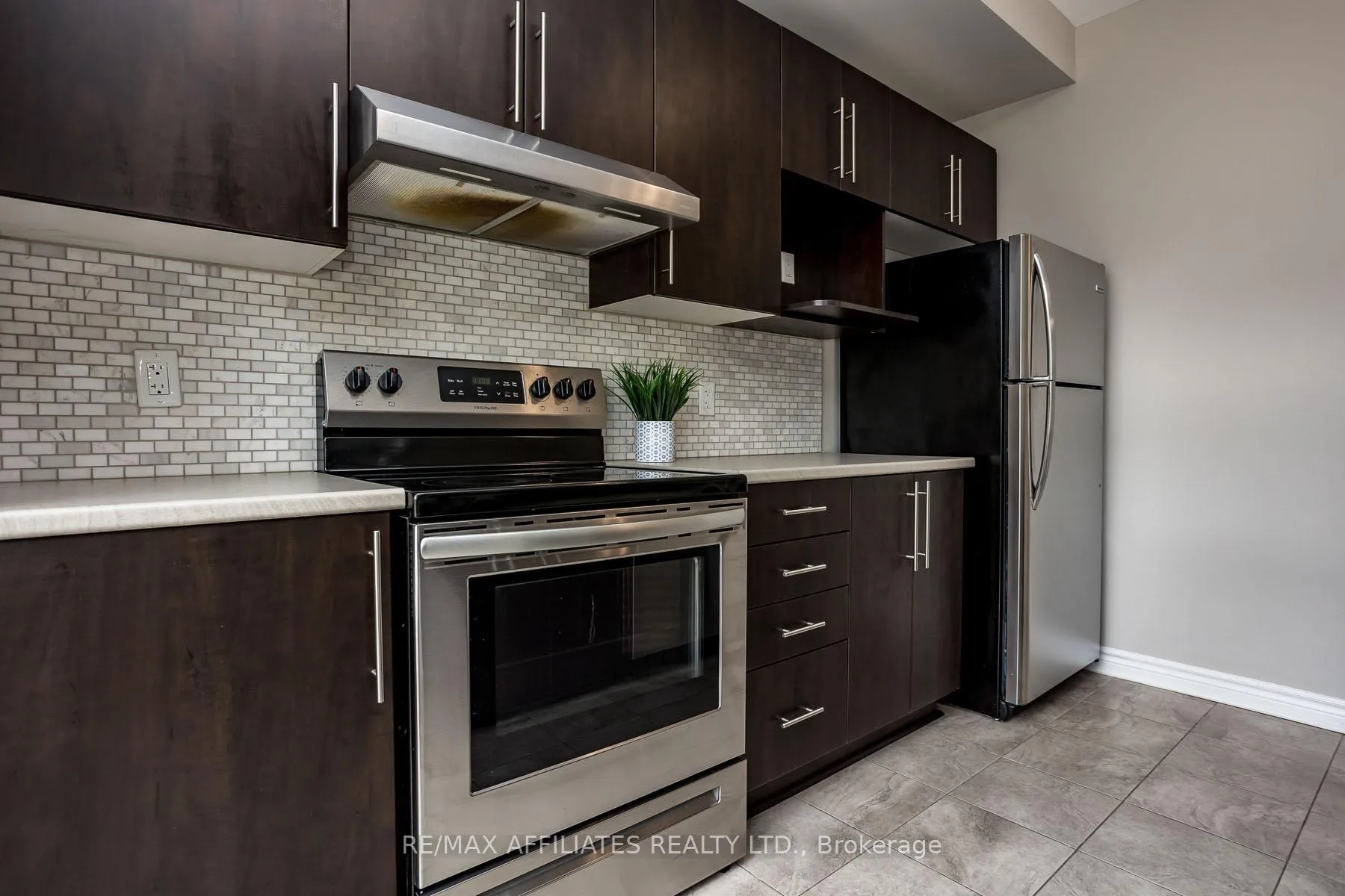 Photo 11 of 196 Bandelier Way, Ottawa, Stittsville (North) — HOMEH