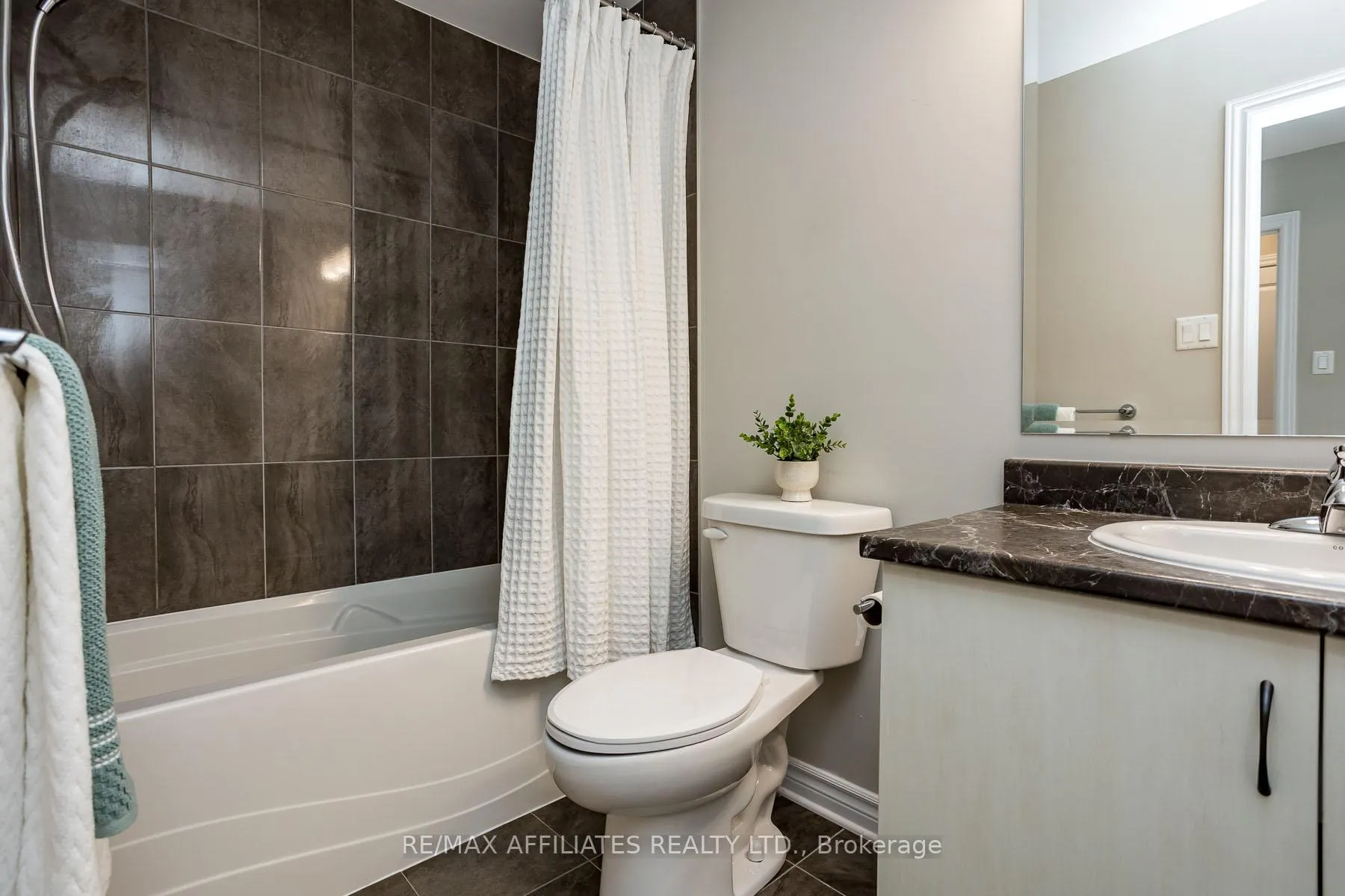 Photo 20 of 196 Bandelier Way, Ottawa, Stittsville (North) — HOMEH